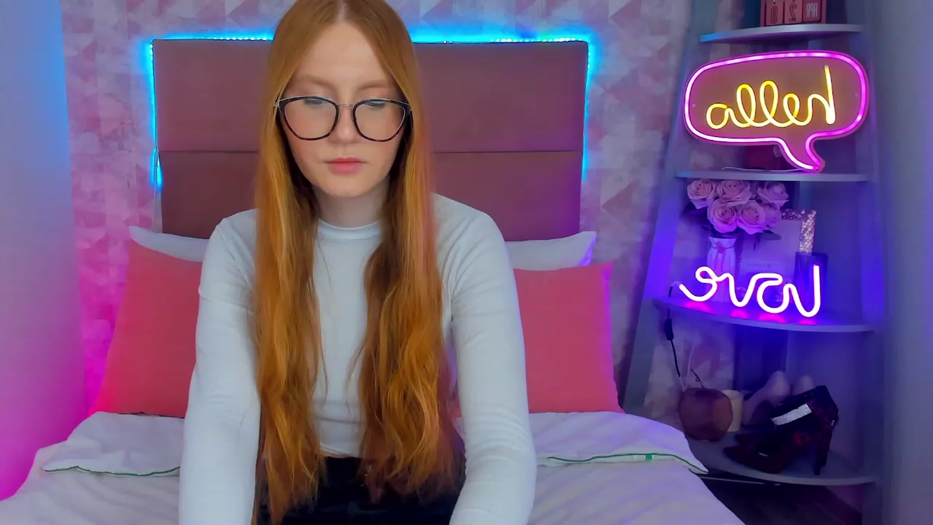 Gallery image thumbnail from MiyaFoxy's myfreecams stream on, 05/02/2023, 14:40 image 3 of 20