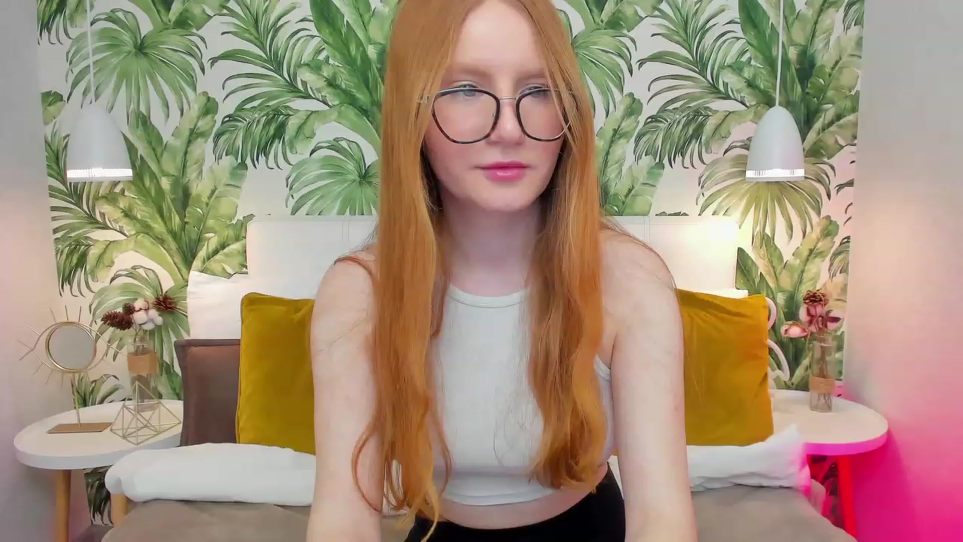Gallery image thumbnail from MiyaFoxy's myfreecams stream on, 05/06/2023, 14:15 image 5 of 20