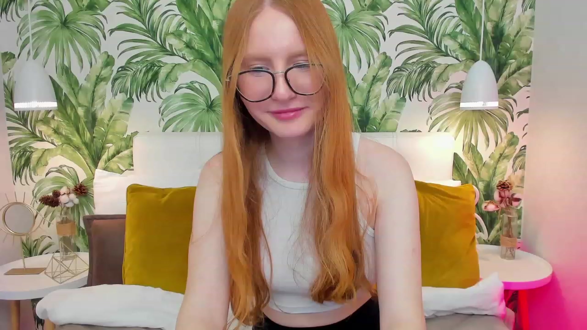 Gallery image thumbnail from MiyaFoxy's myfreecams stream on, 05/06/2023, 14:15 image 13 of 20