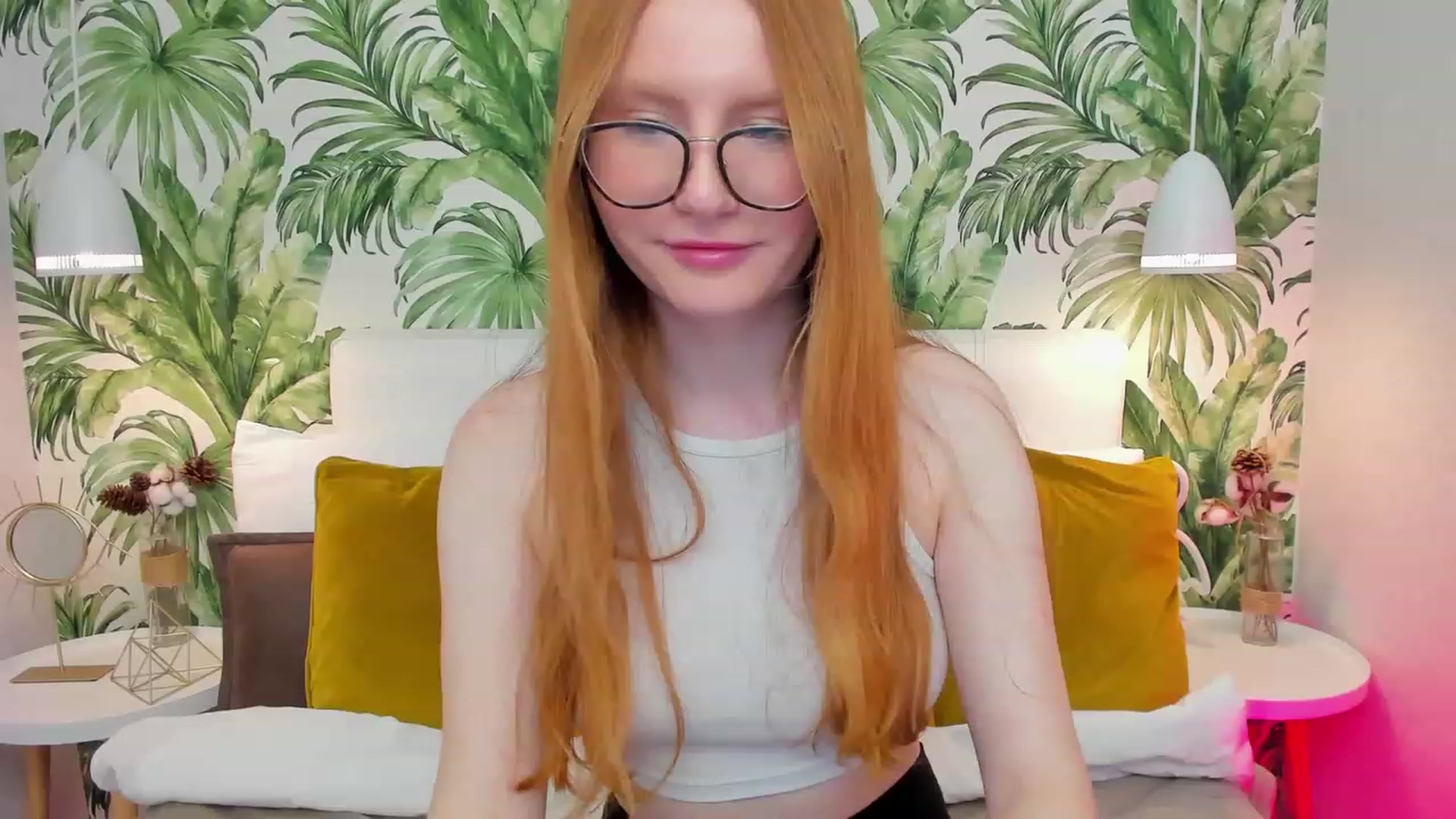 Gallery image thumbnail from MiyaFoxy's myfreecams stream on, 05/06/2023, 14:15 image 8 of 20