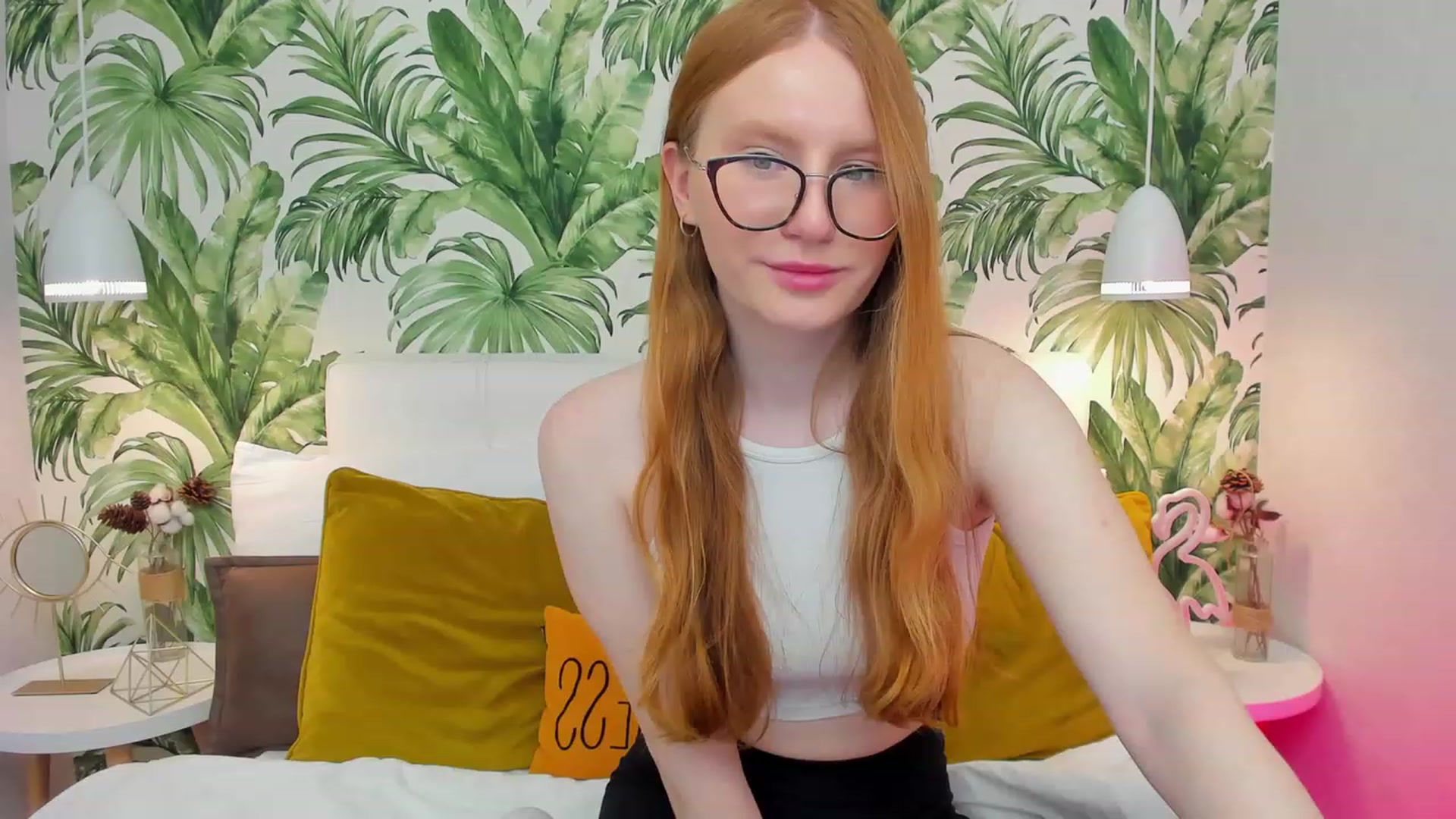 Gallery image thumbnail from MiyaFoxy's myfreecams stream on, 05/06/2023, 15:18 image 7 of 20