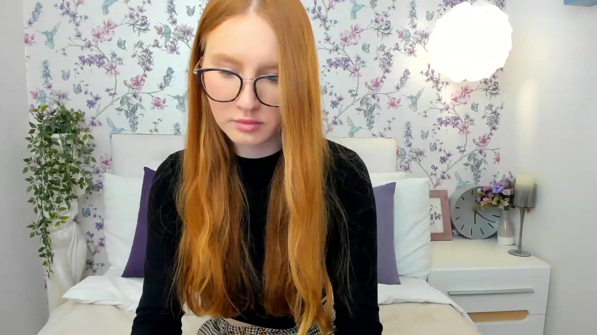 Gallery image thumbnail from MiyaFoxy's myfreecams stream on, 05/12/2023, 14:08 image 12 of 20