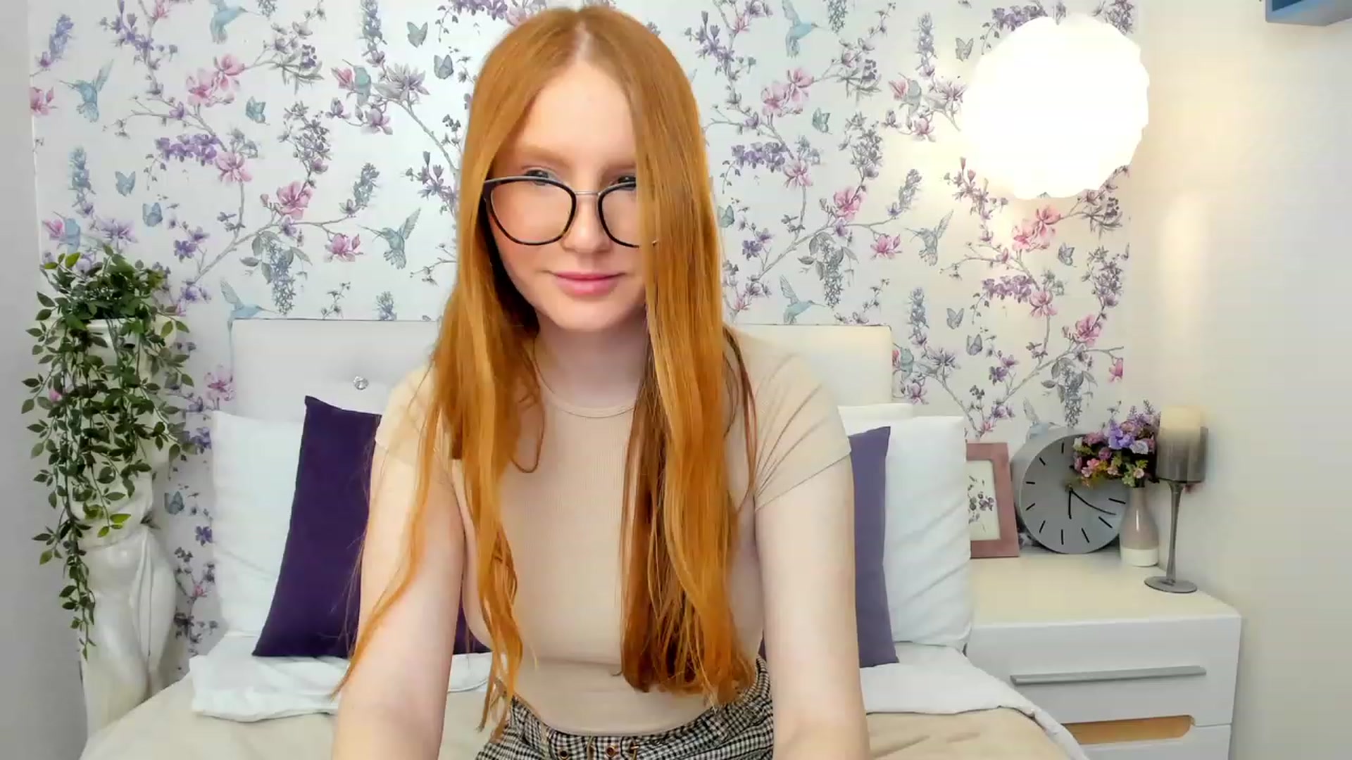 Gallery image thumbnail from MiyaFoxy's myfreecams stream on, 05/12/2023, 15:37 image 10 of 20