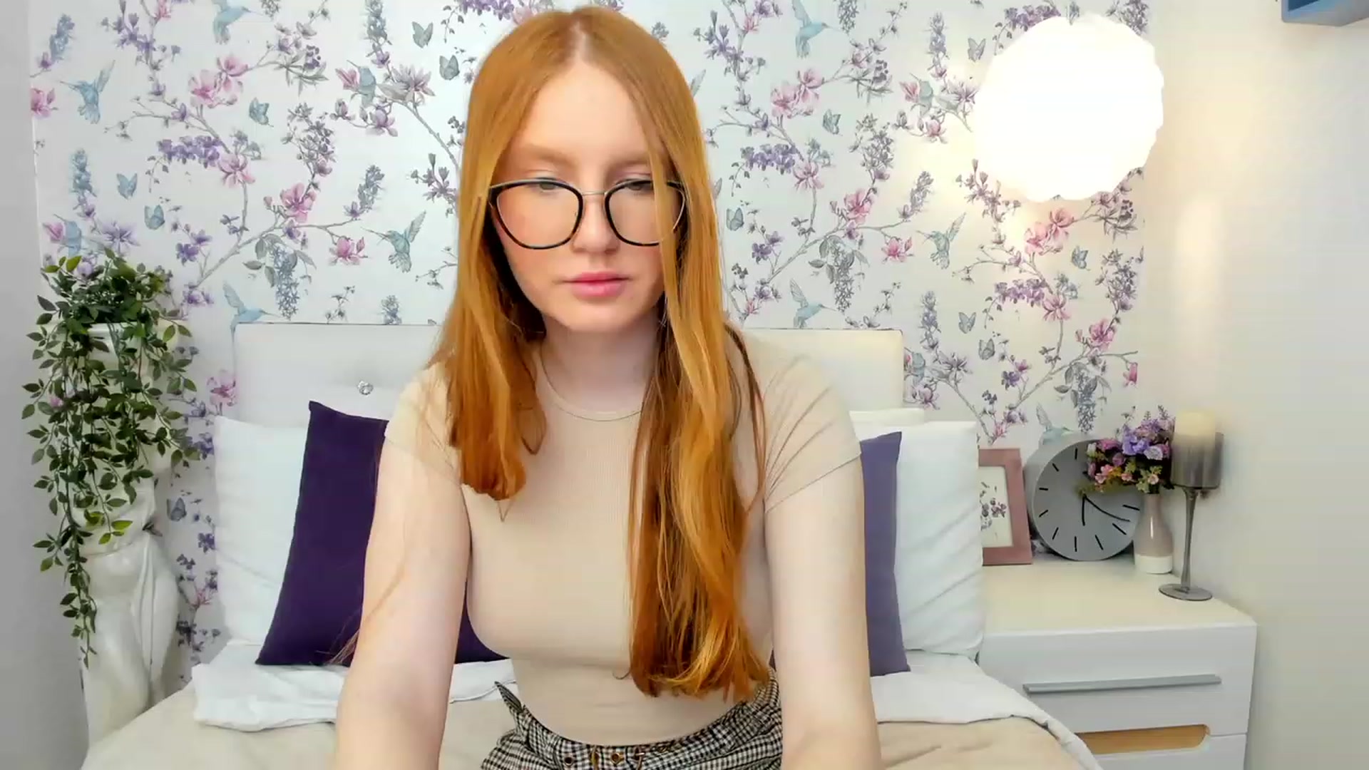 Gallery image thumbnail from MiyaFoxy's myfreecams stream on, 05/12/2023, 15:37 image 5 of 20