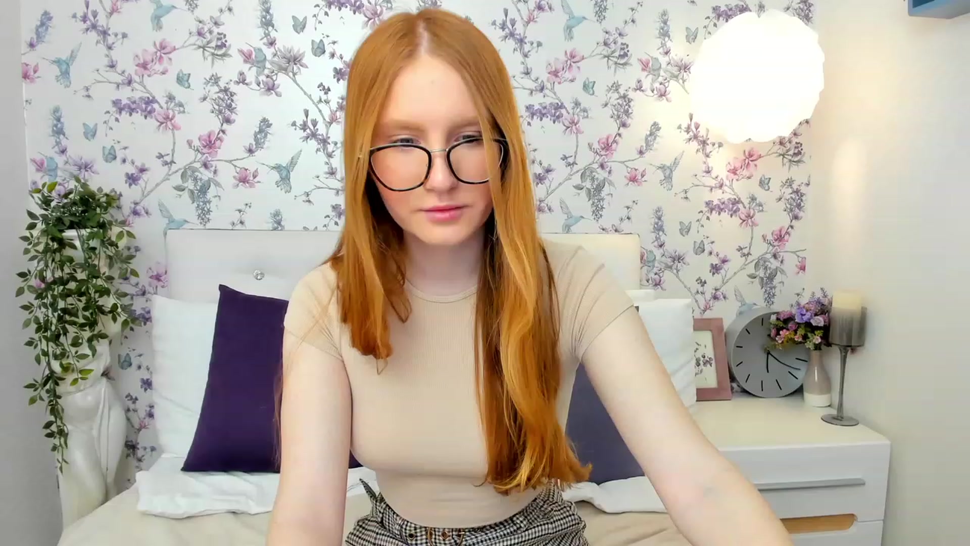 Gallery image thumbnail from MiyaFoxy's myfreecams stream on, 05/12/2023, 15:37 image 3 of 20