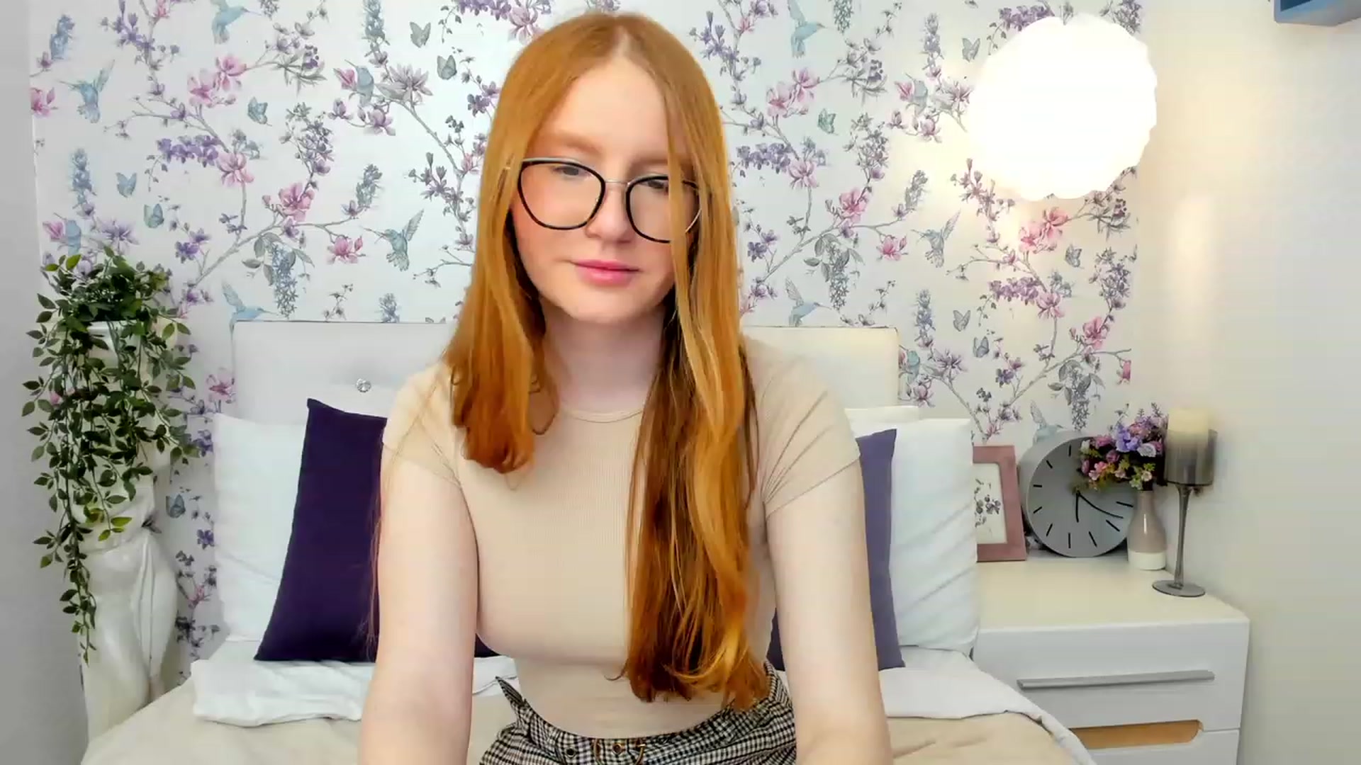 Gallery image thumbnail from MiyaFoxy's myfreecams stream on, 05/12/2023, 15:37 image 2 of 20