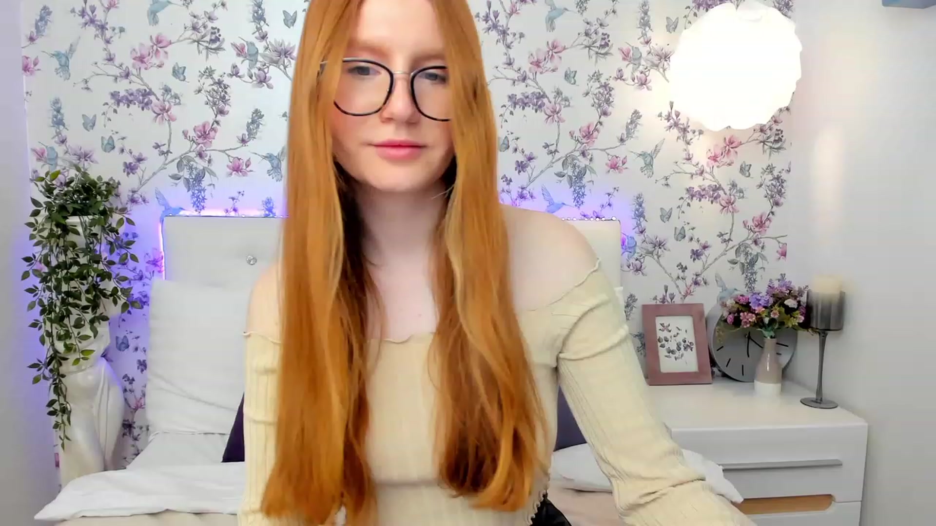 Gallery image thumbnail from MiyaFoxy's myfreecams stream on, 05/14/2023, 16:03 image 7 of 20