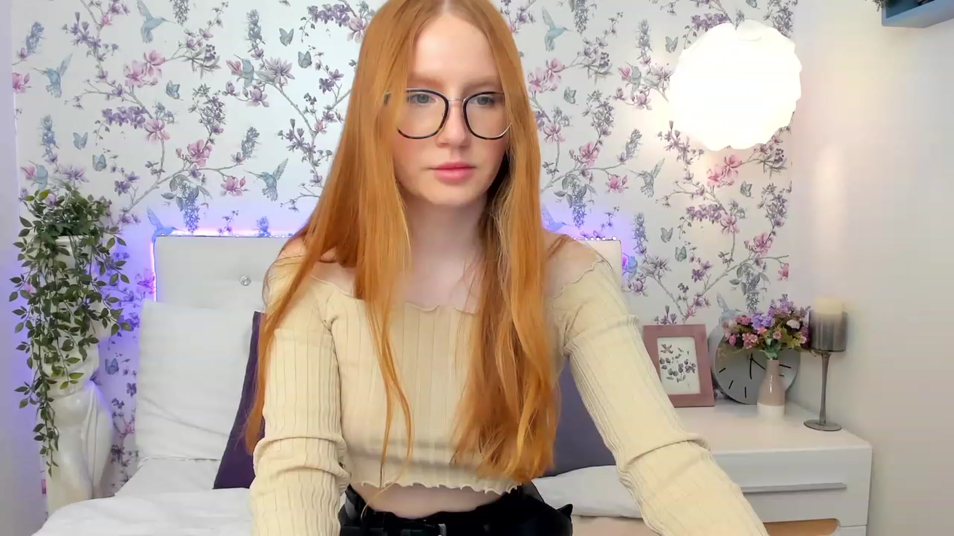 Gallery image thumbnail from MiyaFoxy's myfreecams stream on, 05/14/2023, 16:03 image 16 of 20