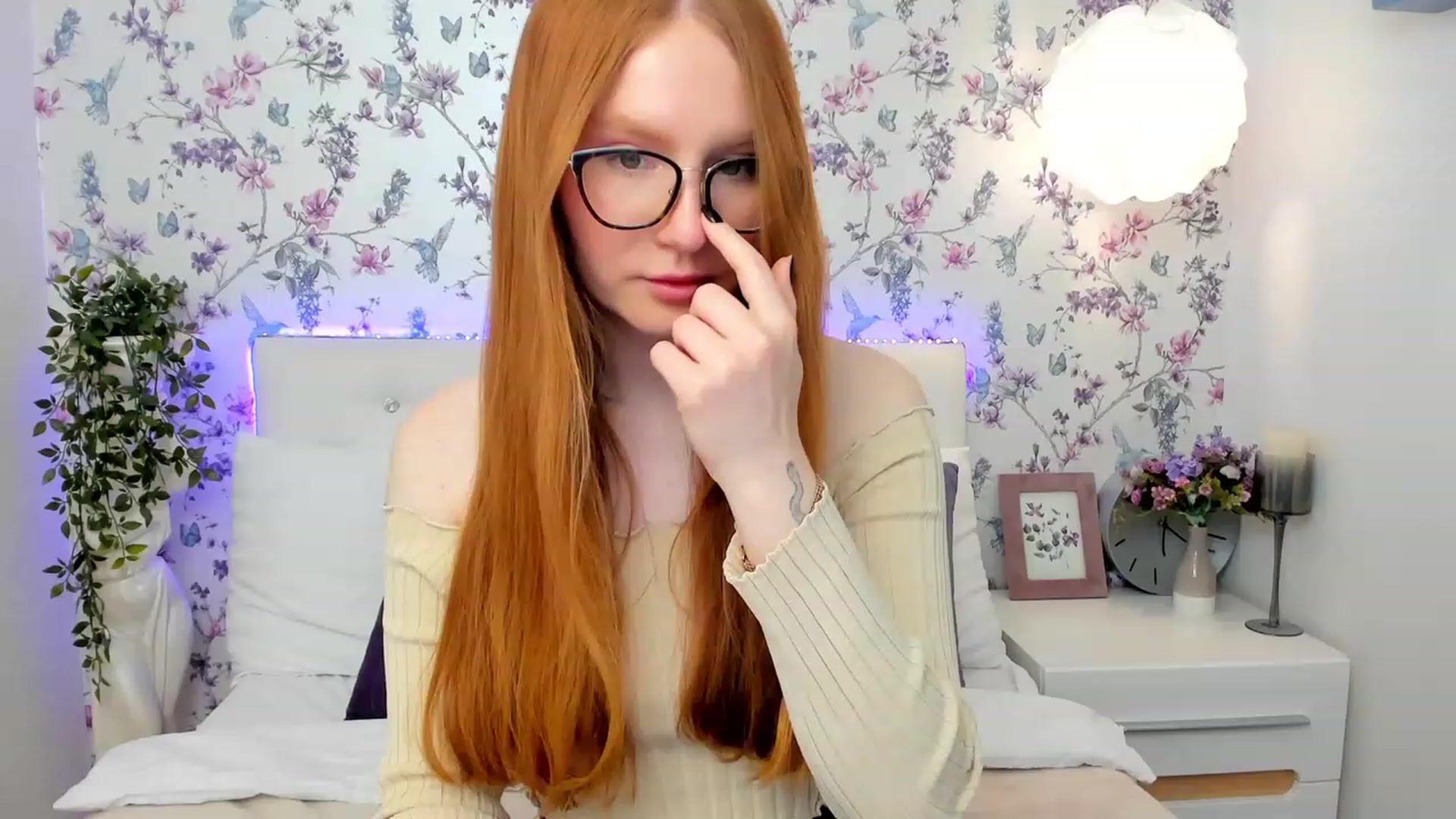 Gallery image thumbnail from MiyaFoxy's myfreecams stream on, 05/14/2023, 16:03 image 10 of 20