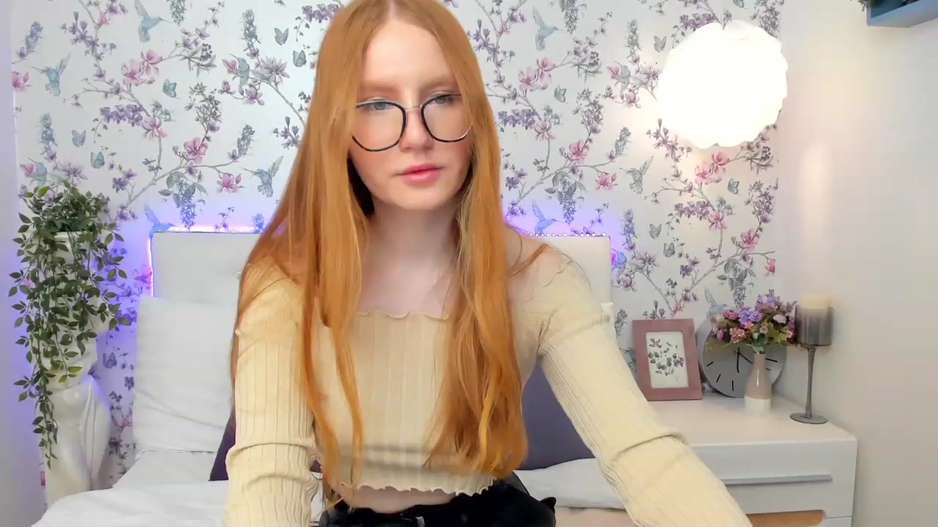 Gallery image thumbnail from MiyaFoxy's myfreecams stream on, 05/14/2023, 16:03 image 18 of 20