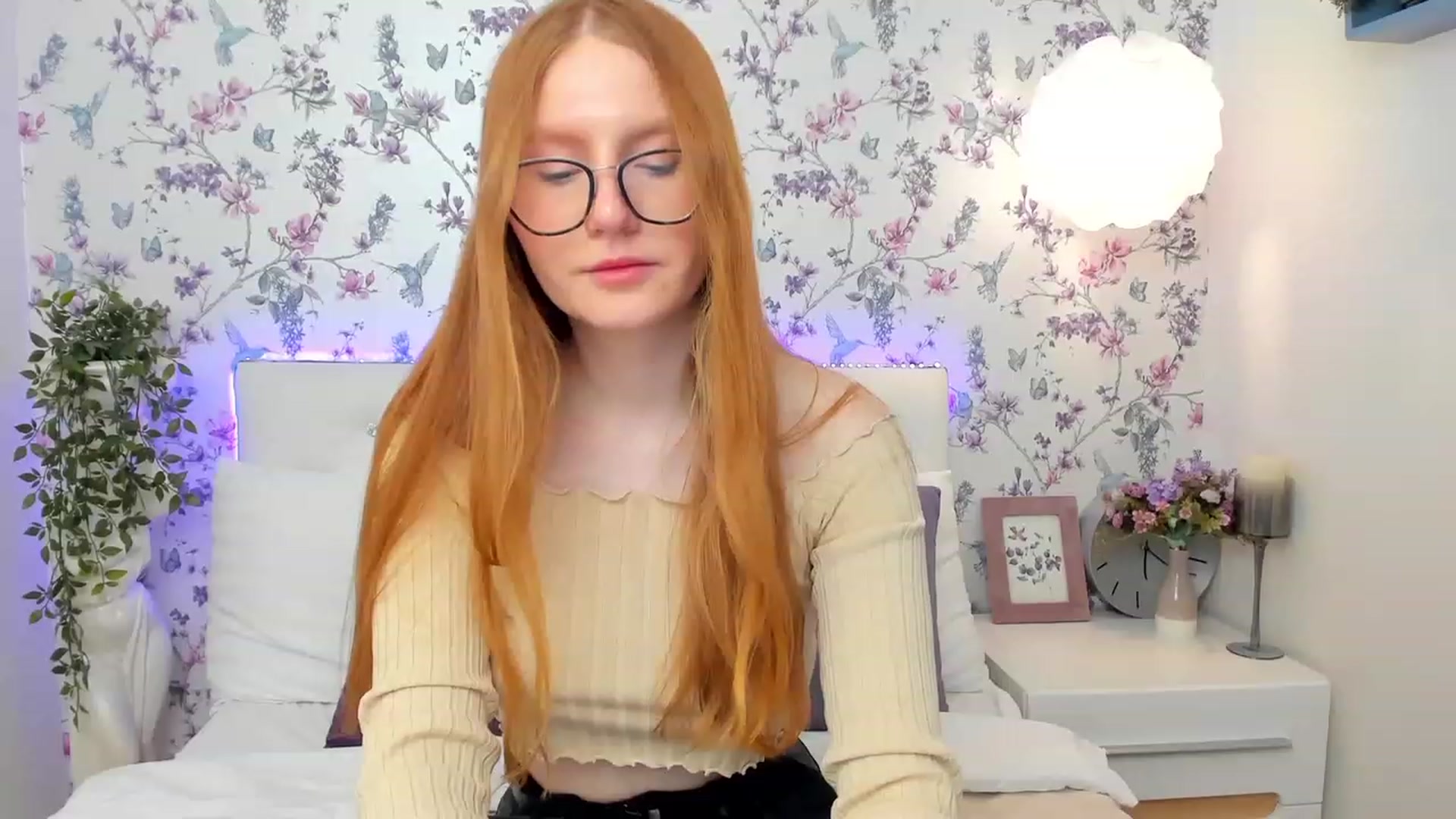 Gallery image thumbnail from MiyaFoxy's myfreecams stream on, 05/14/2023, 16:03 image 19 of 20
