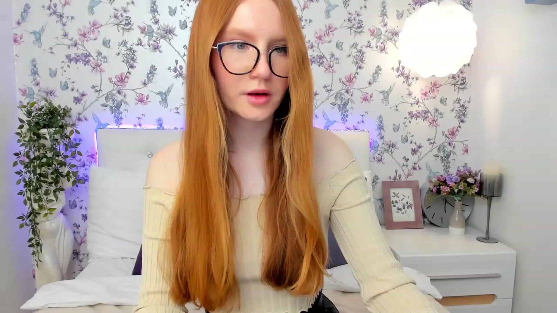 Gallery image thumbnail from MiyaFoxy's myfreecams stream on, 05/14/2023, 16:03 image 8 of 20