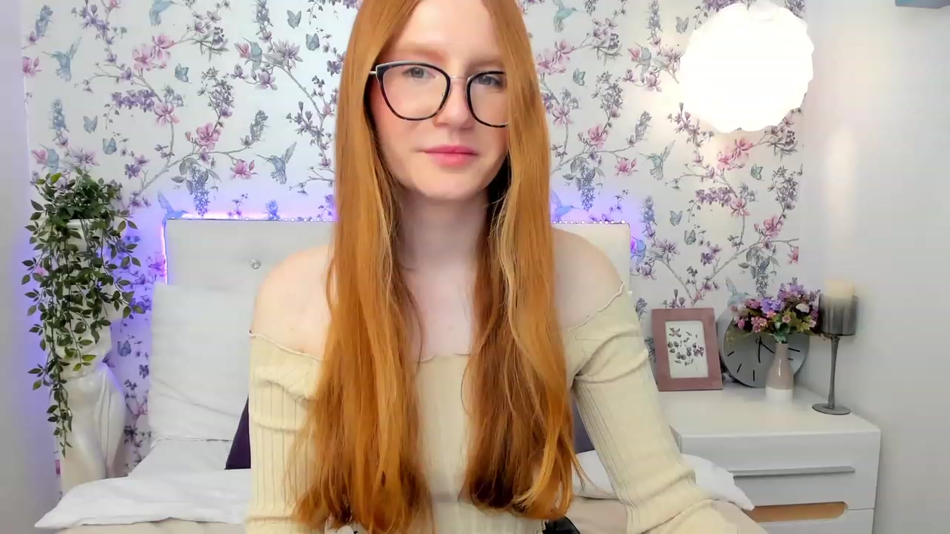 Gallery image thumbnail from MiyaFoxy's myfreecams stream on, 05/14/2023, 16:03 image 9 of 20