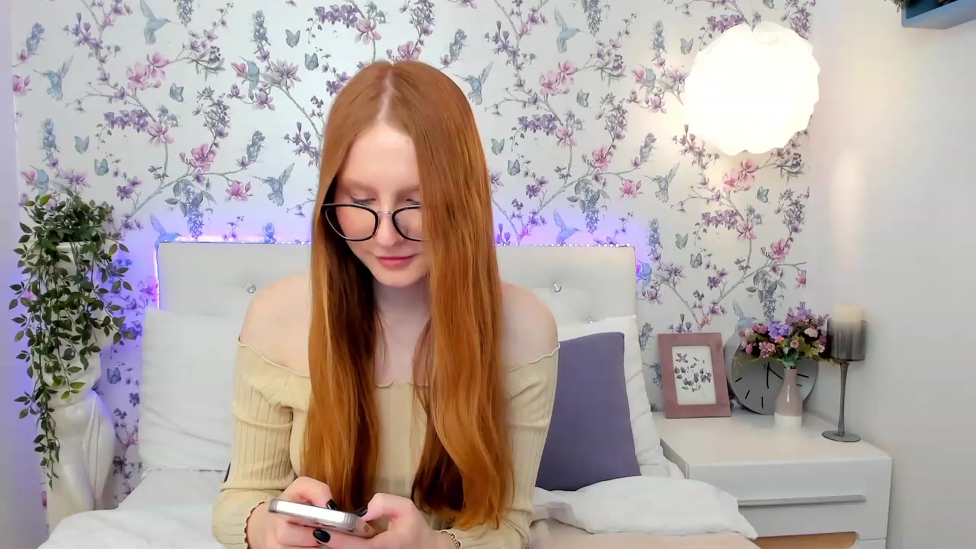 Gallery image thumbnail from MiyaFoxy's myfreecams stream on, 05/14/2023, 16:27 image 4 of 20