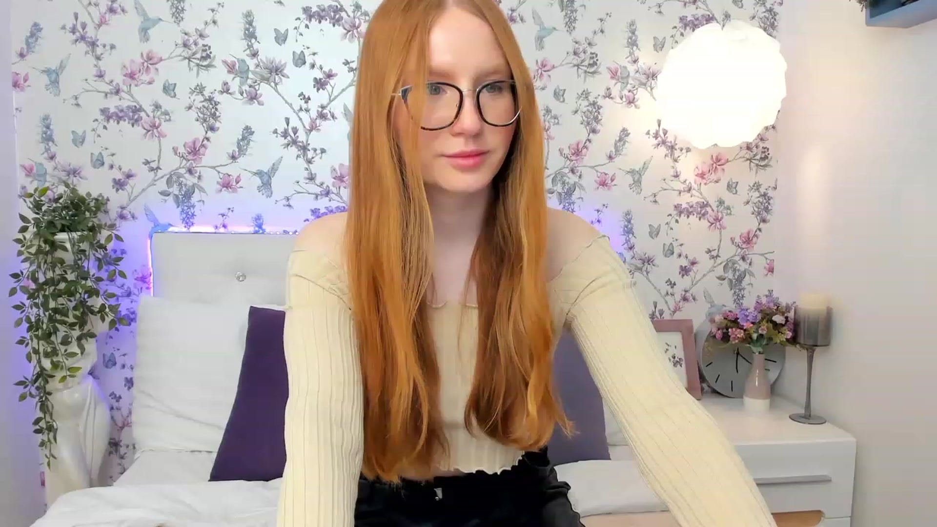 Gallery image thumbnail from MiyaFoxy's myfreecams stream on, 05/14/2023, 16:27 image 2 of 20