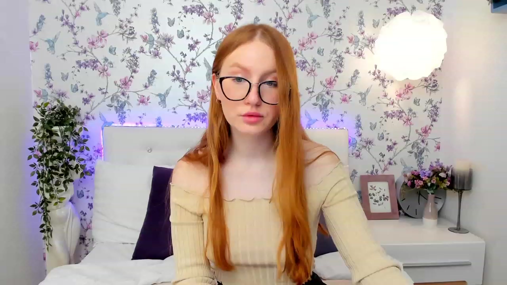 Gallery image thumbnail from MiyaFoxy's myfreecams stream on, 05/14/2023, 16:27 image 18 of 20