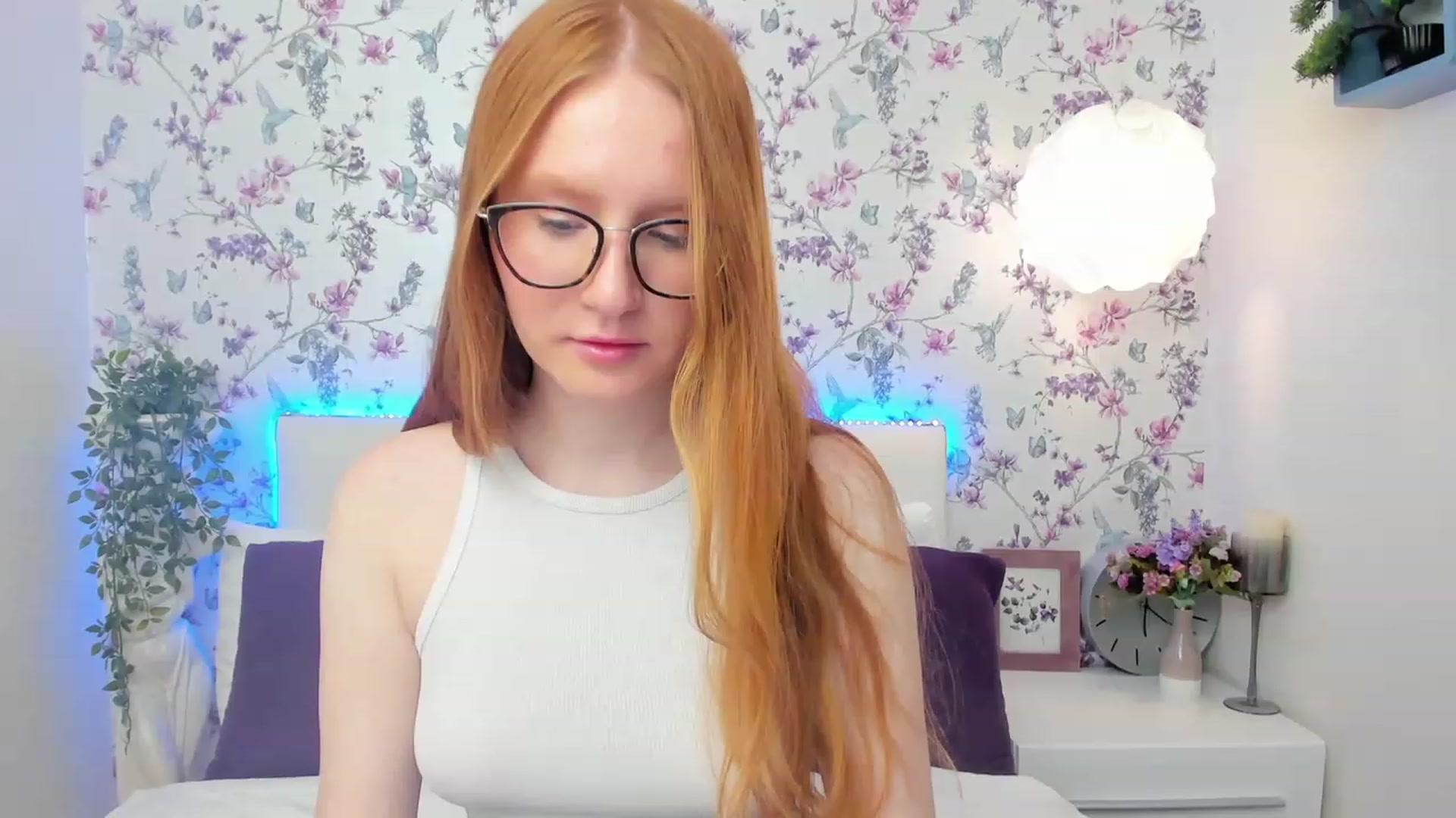 Gallery image thumbnail from MiyaFoxy's myfreecams stream on, 05/21/2023, 14:59 image 12 of 20
