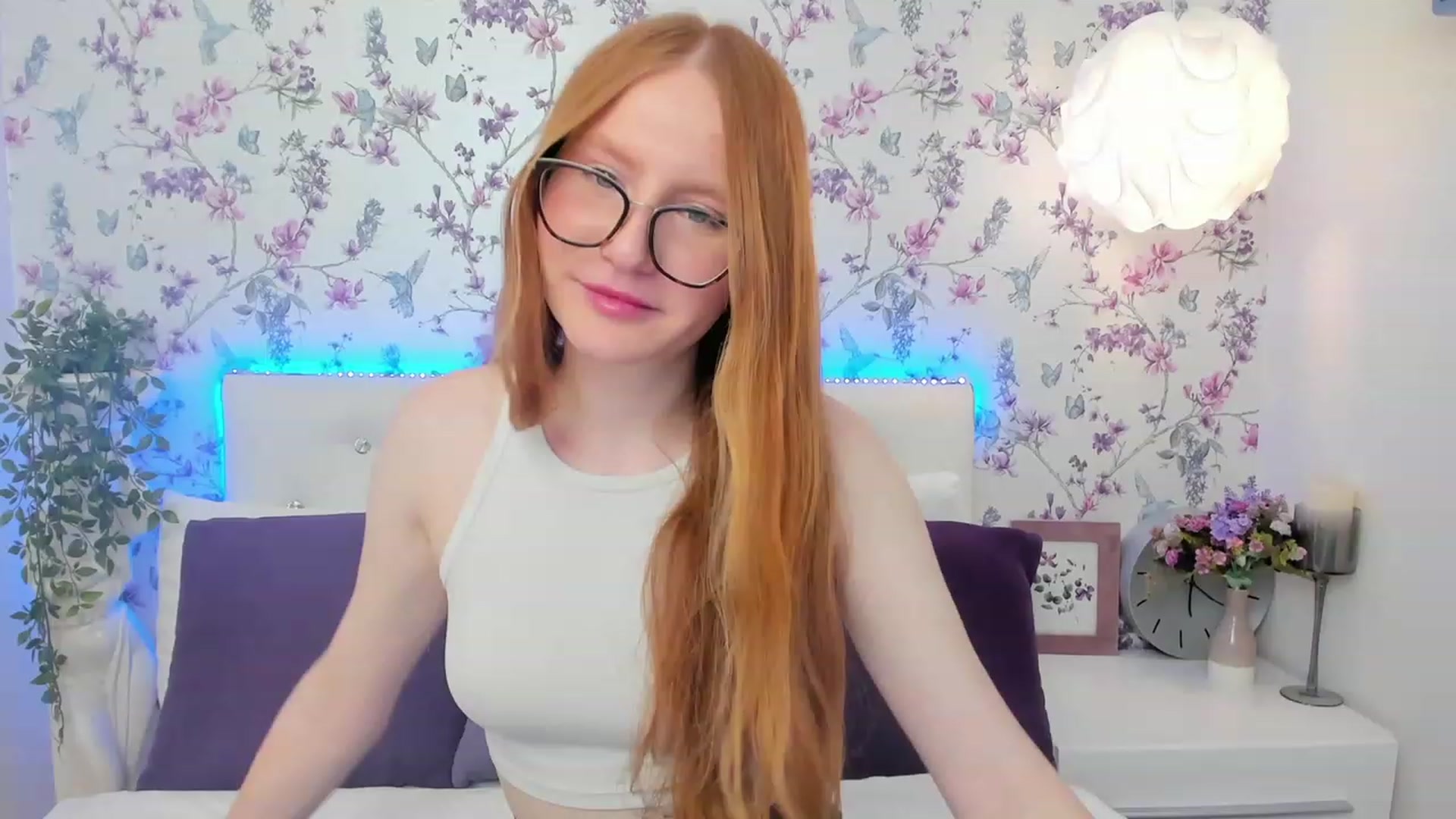 Gallery image thumbnail from MiyaFoxy's myfreecams stream on, 05/21/2023, 14:59 image 4 of 20