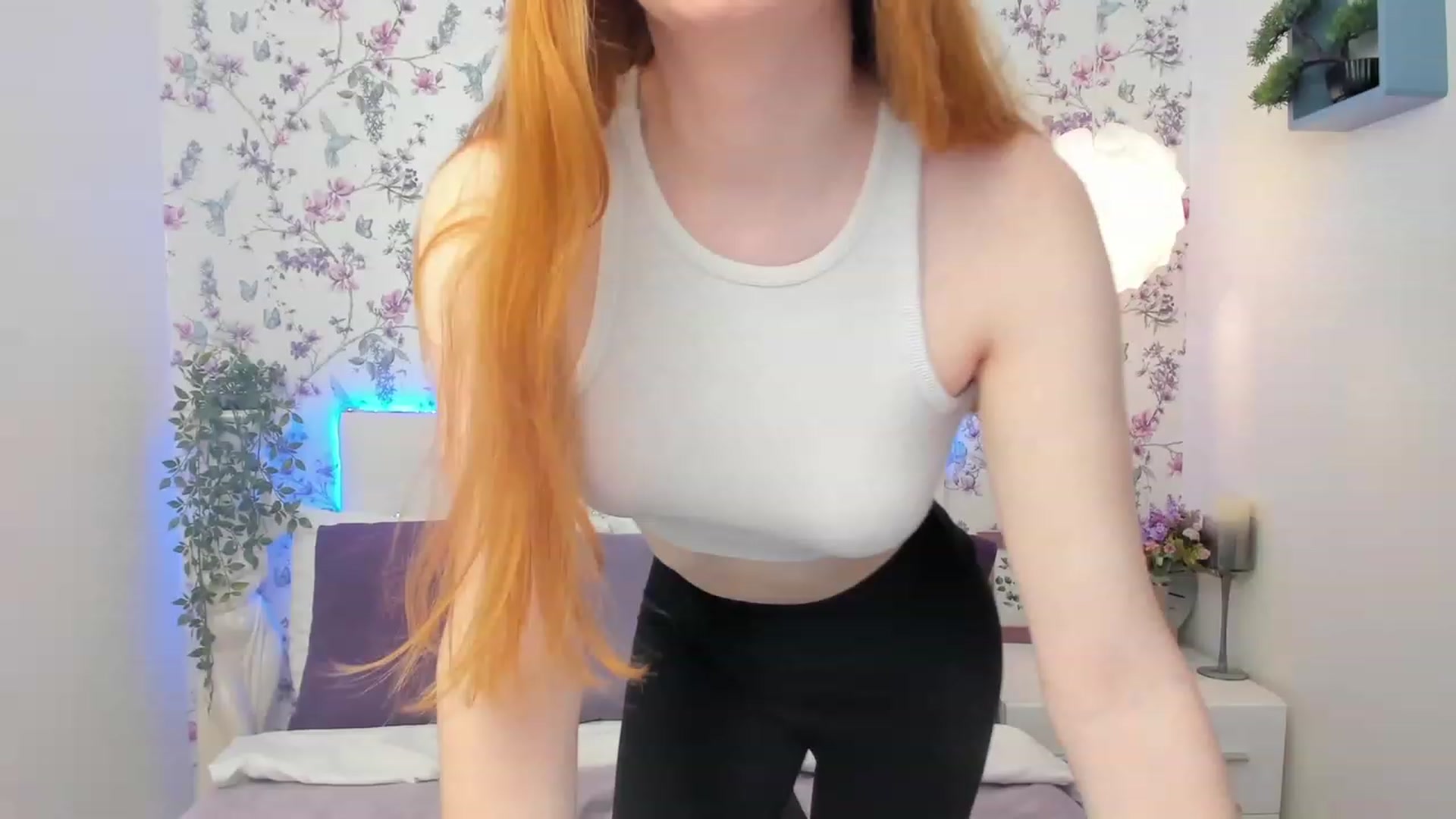 Gallery image thumbnail from MiyaFoxy's myfreecams stream on, 05/21/2023, 16:21 image 18 of 20