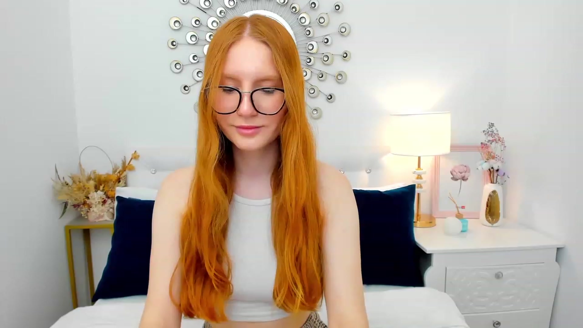 Gallery image thumbnail from MiyaFoxy's myfreecams stream on, 05/27/2023, 12:35 image 15 of 20
