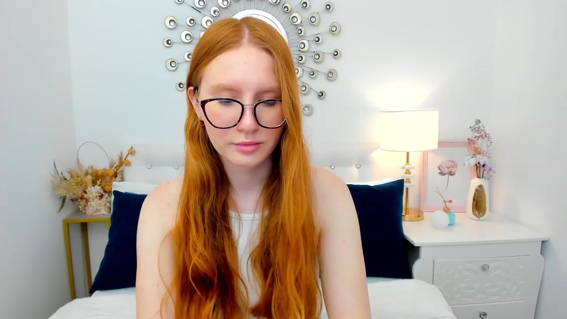 Gallery image thumbnail from MiyaFoxy's myfreecams stream on, 05/27/2023, 12:35 image 13 of 20