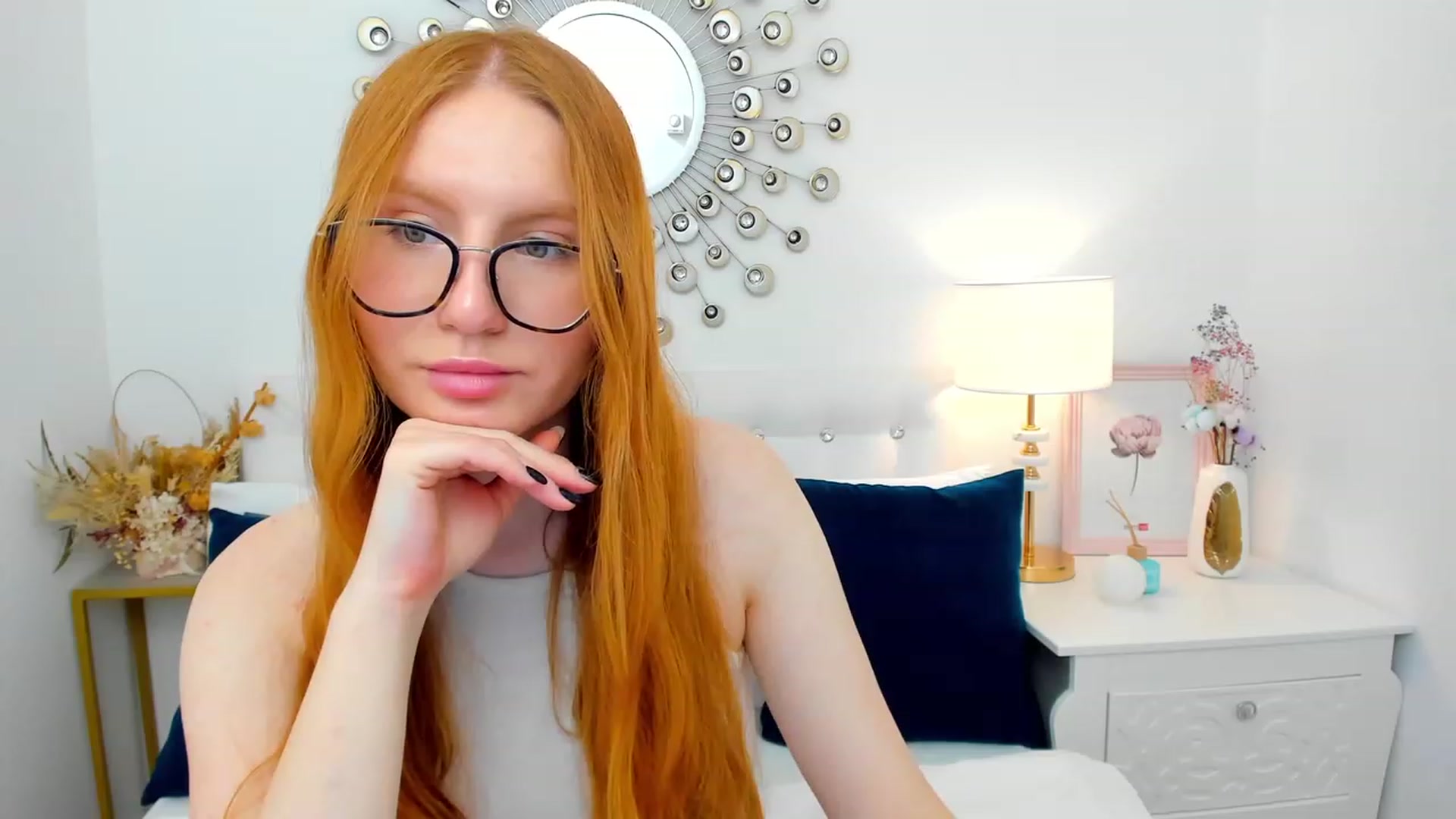 Gallery image thumbnail from MiyaFoxy's myfreecams stream on, 05/27/2023, 12:35 image 17 of 20