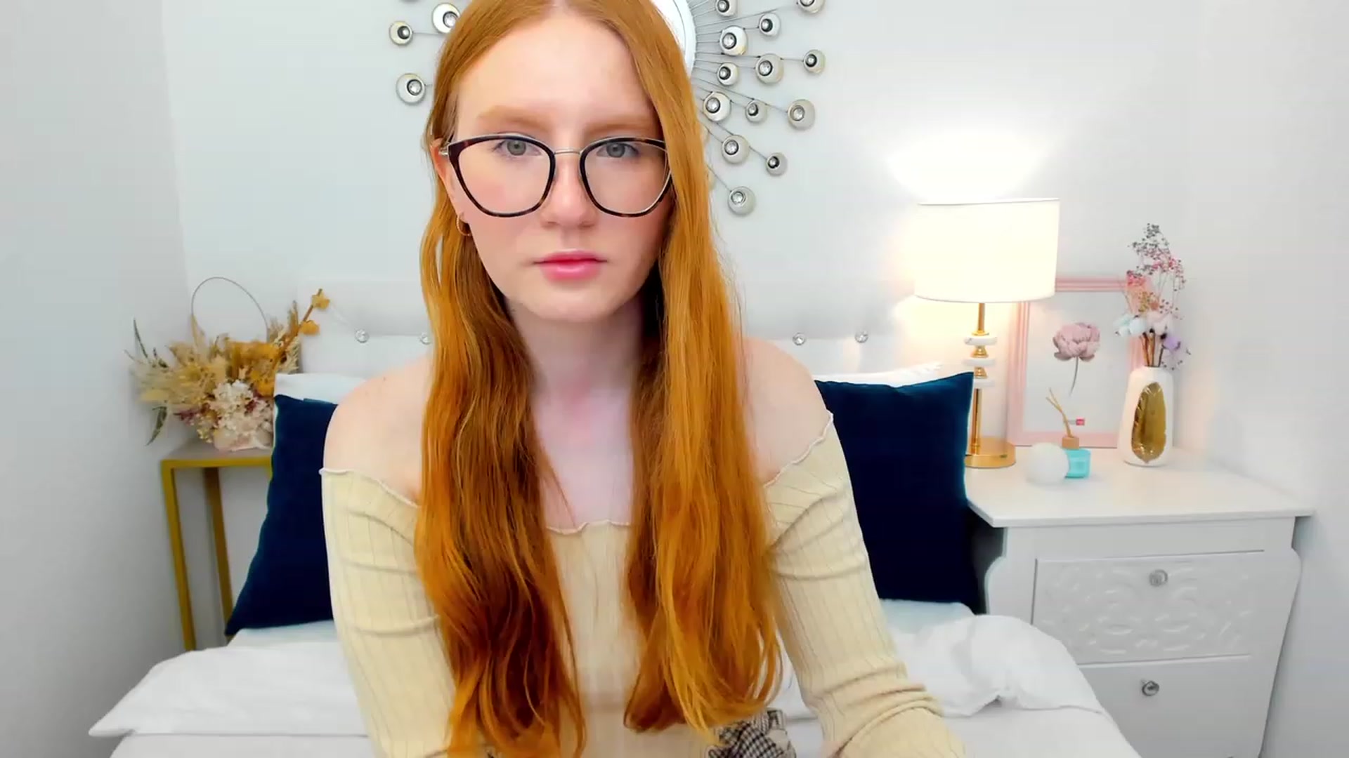 Gallery image thumbnail from MiyaFoxy's myfreecams stream on, 05/27/2023, 14:46 image 6 of 20