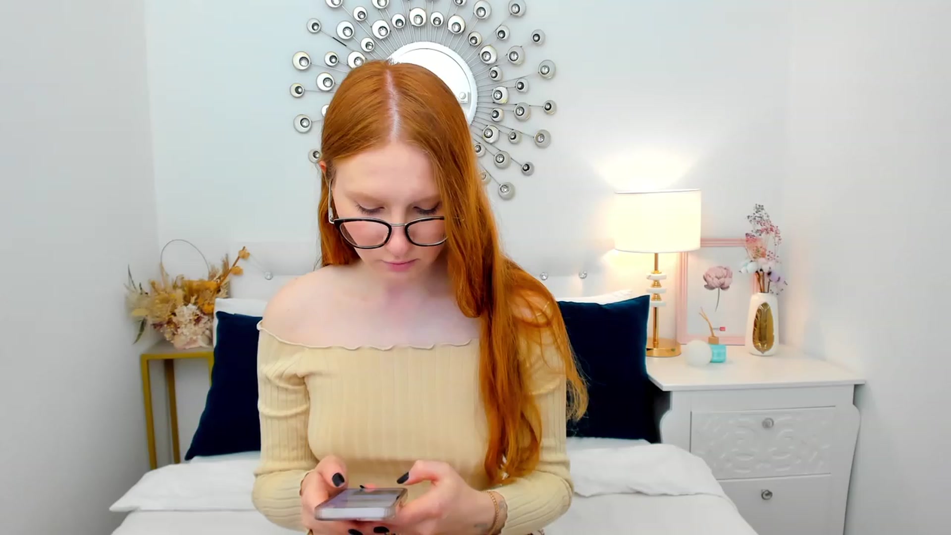 Gallery image thumbnail from MiyaFoxy's myfreecams stream on, 05/27/2023, 14:46 image 8 of 20