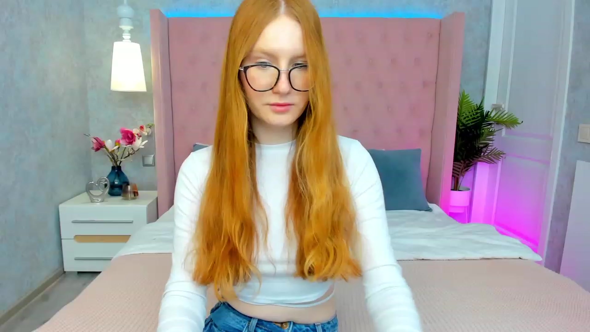 Gallery image thumbnail from MiyaFoxy's myfreecams stream on, 05/28/2023, 18:42 image 11 of 20