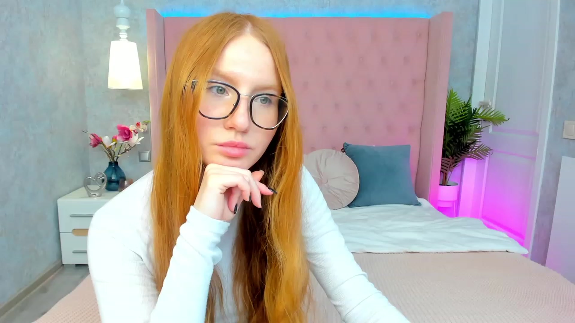 Gallery image thumbnail from MiyaFoxy's myfreecams stream on, 05/28/2023, 18:42 image 2 of 20