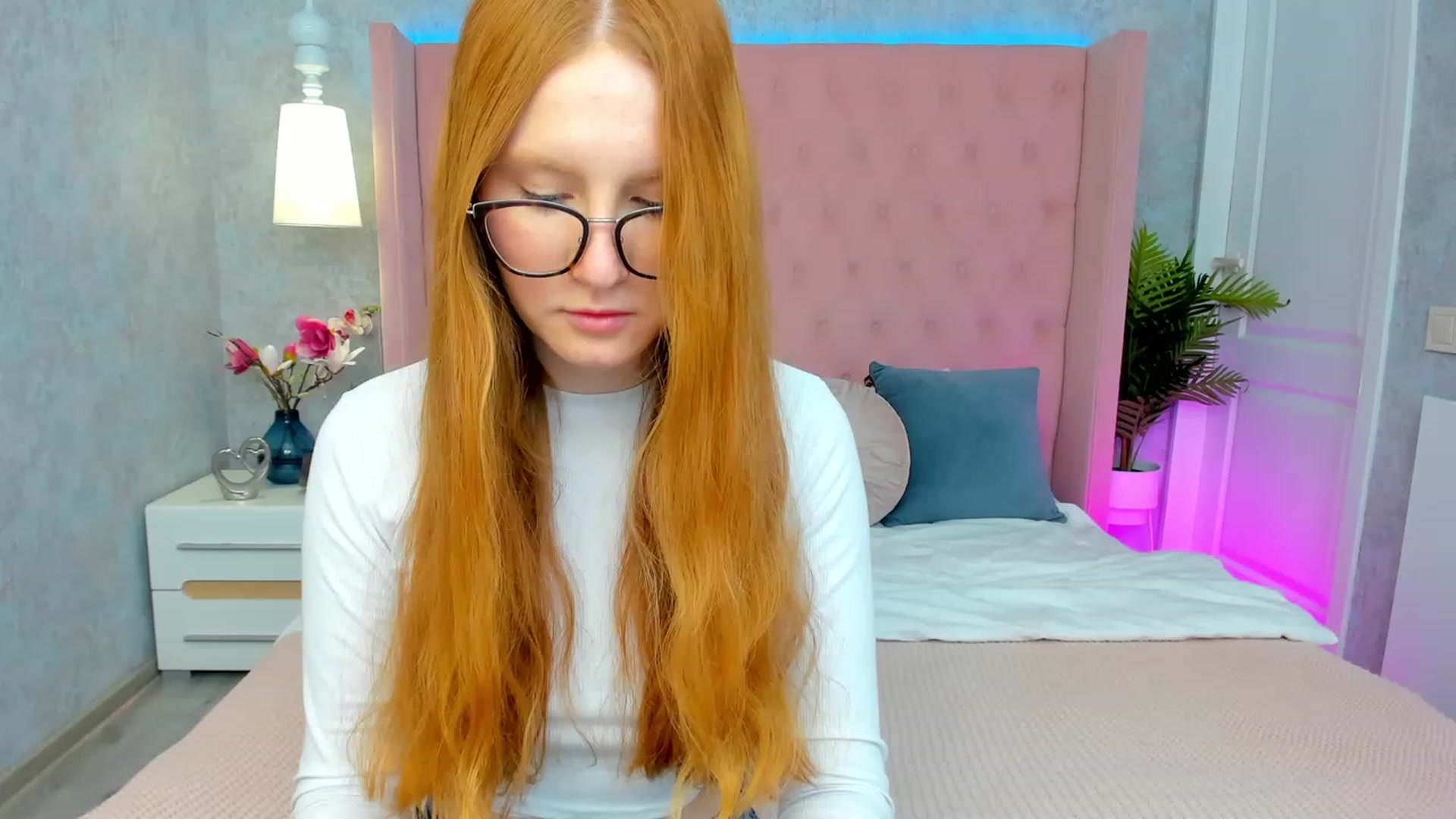 Gallery image thumbnail from MiyaFoxy's myfreecams stream on, 05/28/2023, 18:42 image 8 of 20