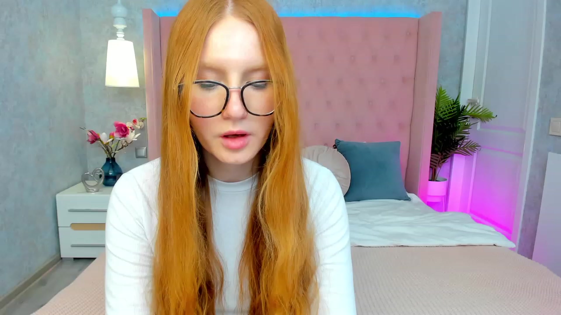 Gallery image thumbnail from MiyaFoxy's myfreecams stream on, 05/28/2023, 18:42 image 4 of 20