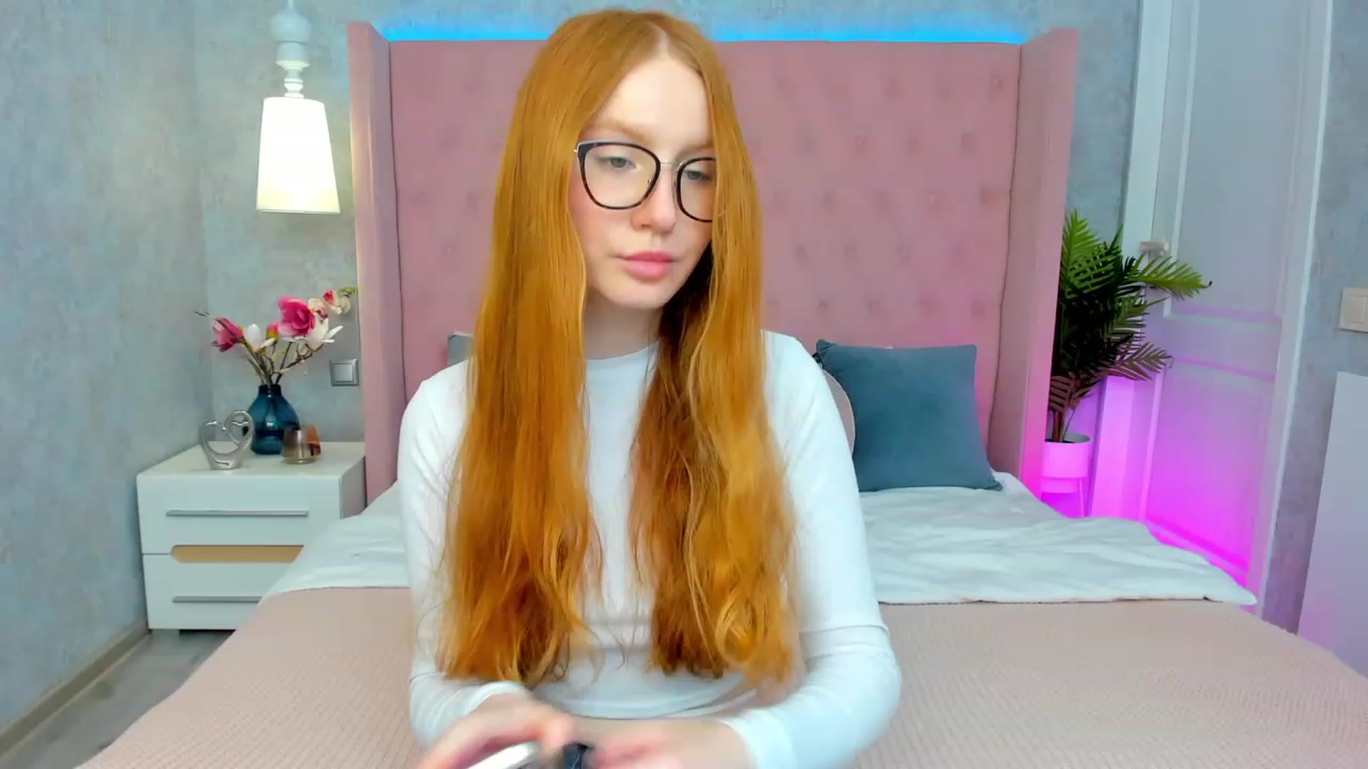 Gallery image thumbnail from MiyaFoxy's myfreecams stream on, 05/28/2023, 18:42 image 17 of 20