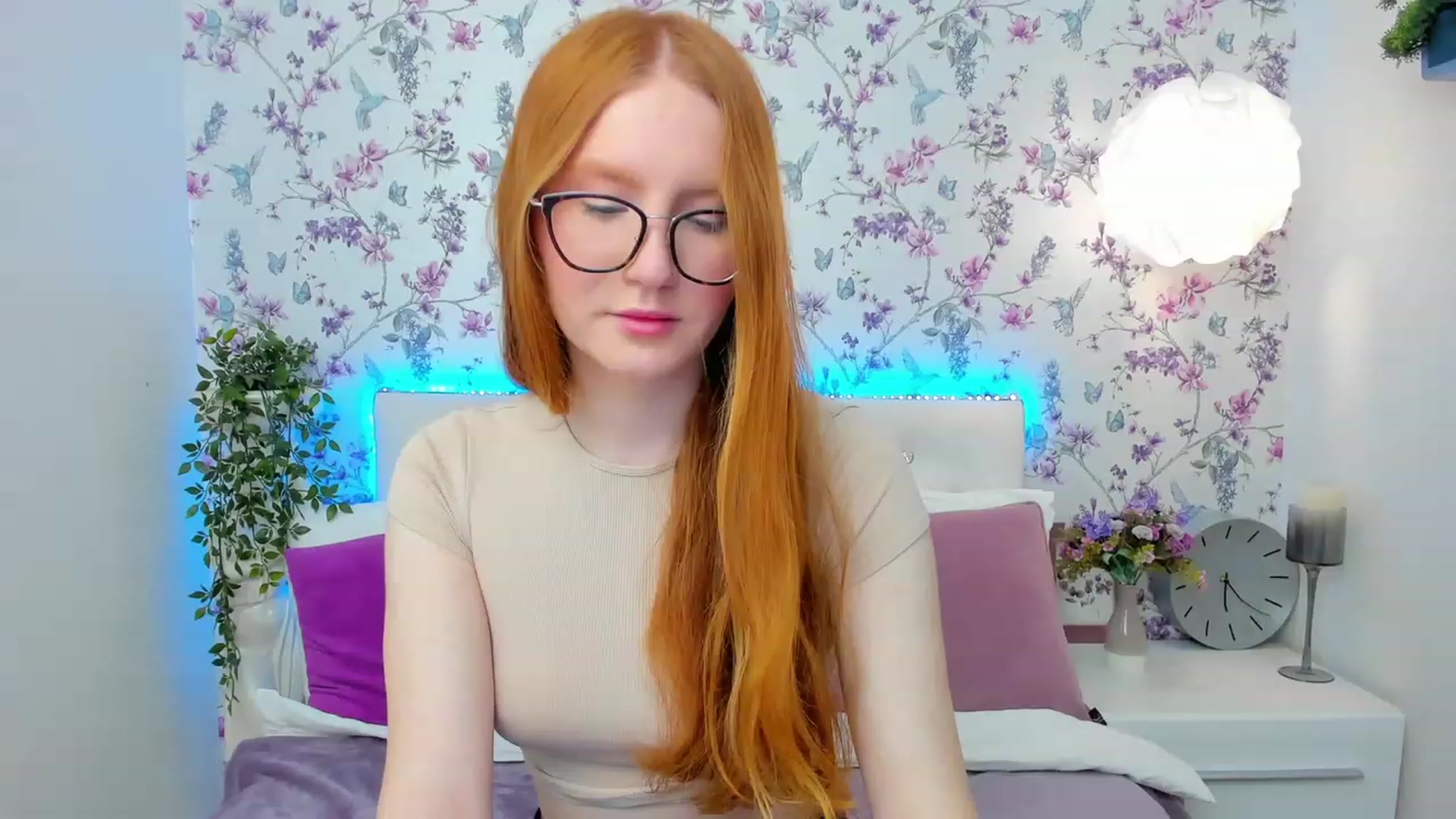 Gallery image thumbnail from MiyaFoxy's myfreecams stream on, 05/29/2023, 07:46 image 4 of 20