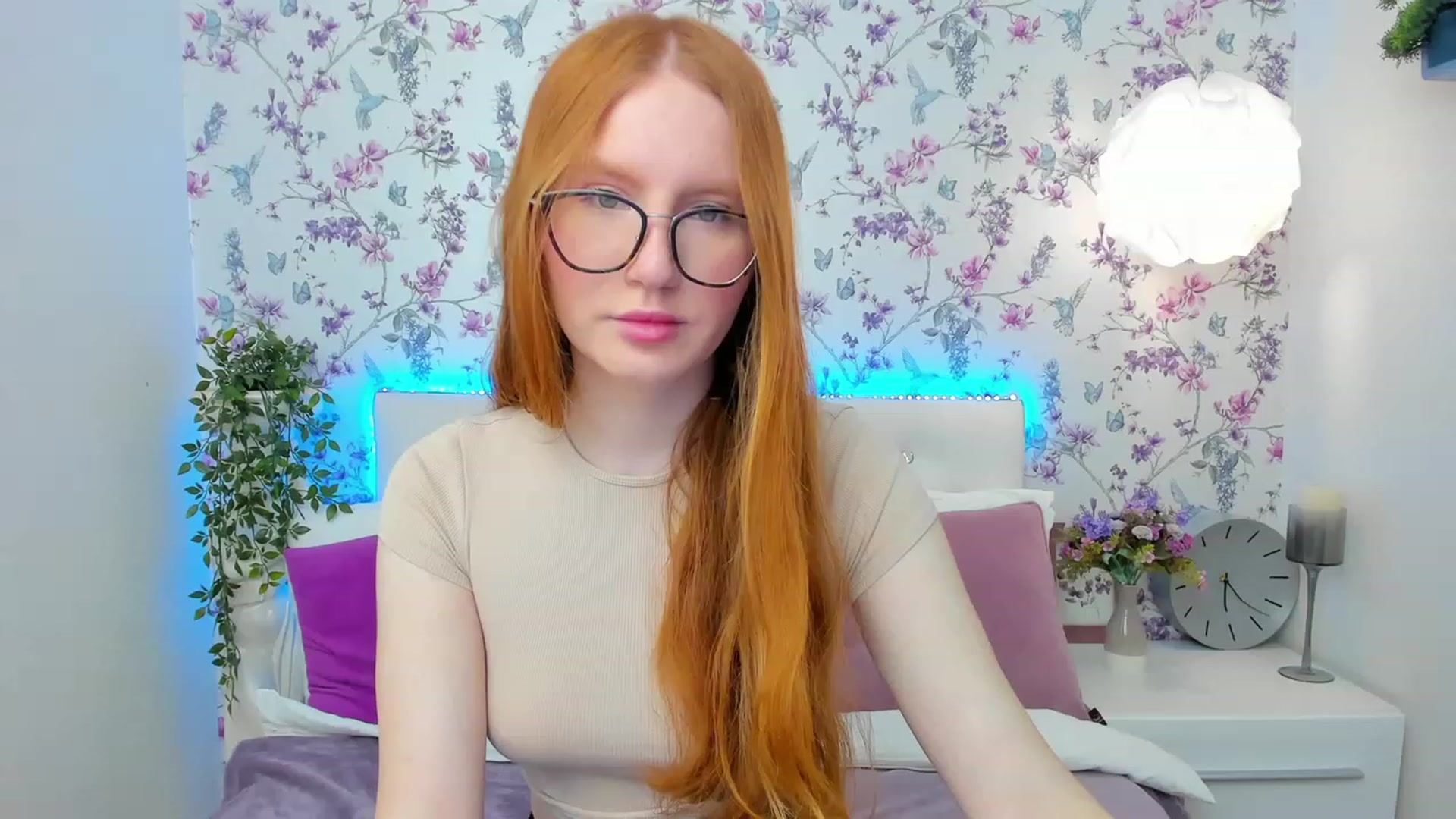Gallery image thumbnail from MiyaFoxy's myfreecams stream on, 05/29/2023, 07:46 image 10 of 20
