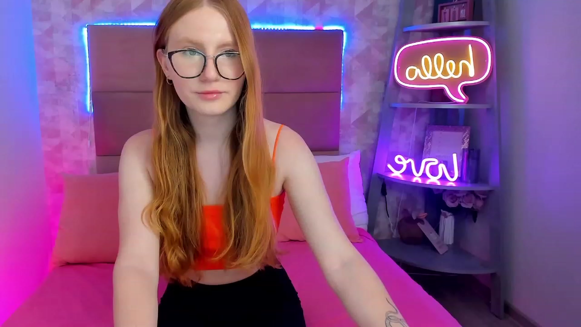 Gallery image thumbnail from MiyaFoxy's myfreecams stream on, 06/10/2023, 13:46 image 2 of 20