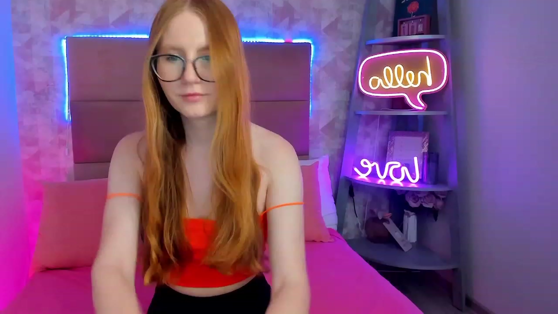 Gallery image thumbnail from MiyaFoxy's myfreecams stream on, 06/10/2023, 13:46 image 16 of 20