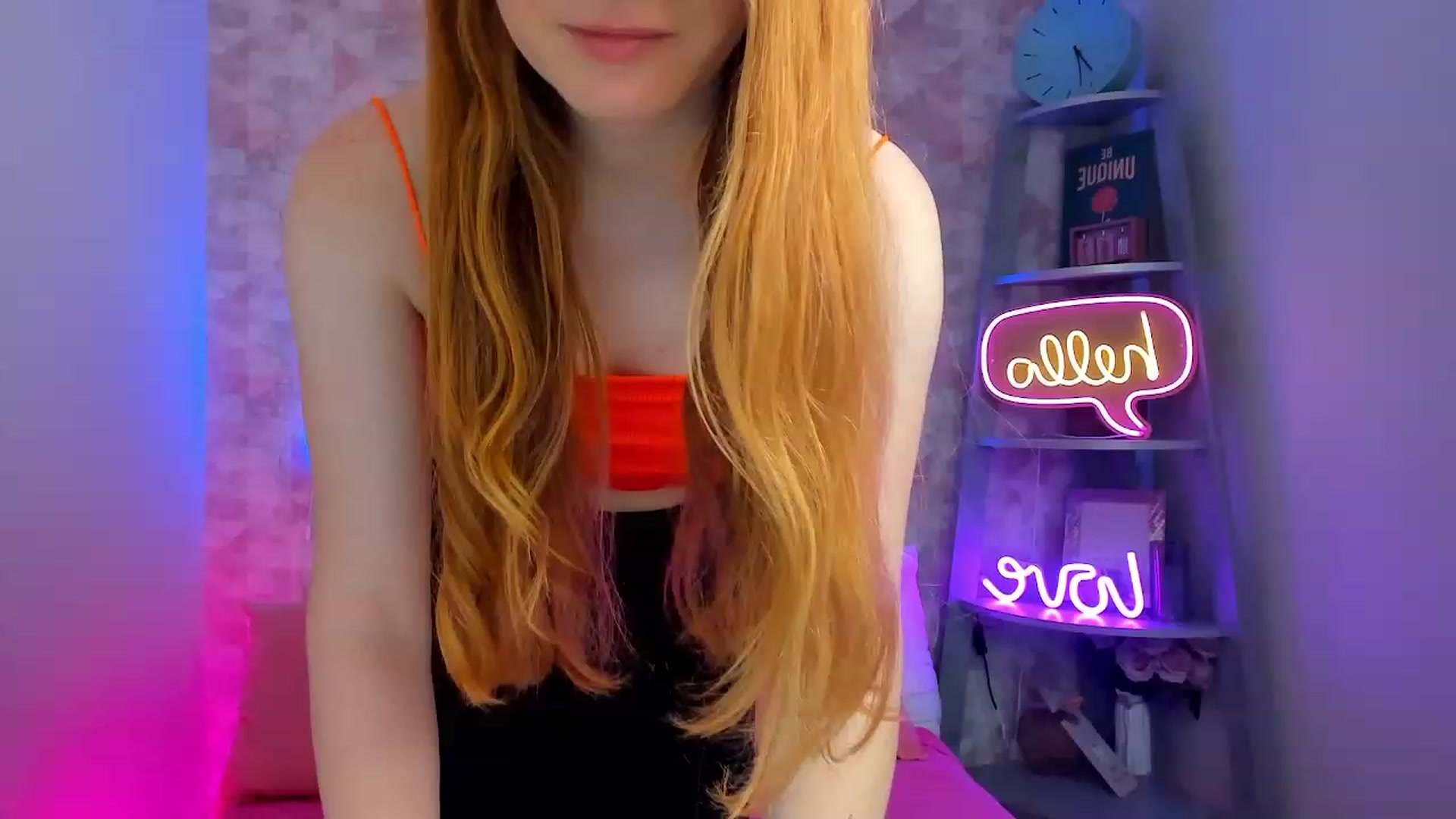 Gallery image thumbnail from MiyaFoxy's myfreecams stream on, 06/10/2023, 16:10 image 12 of 20
