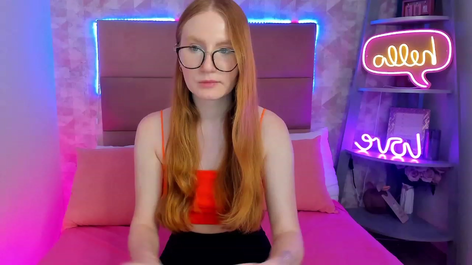 Gallery image thumbnail from MiyaFoxy's myfreecams stream on, 06/10/2023, 16:51 image 12 of 20