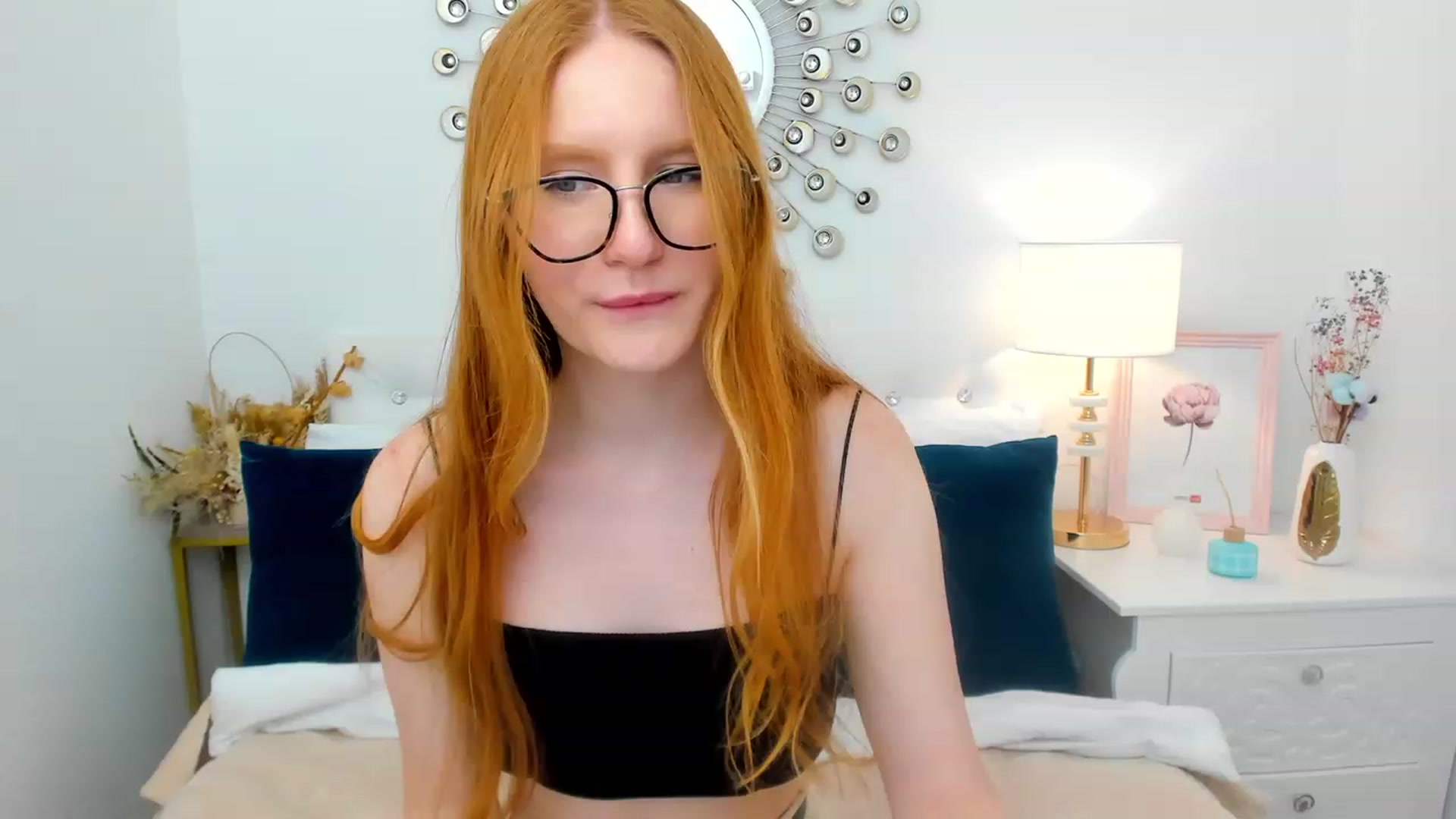 Gallery image thumbnail from MiyaFoxy's myfreecams stream on, 06/12/2023, 18:47 image 4 of 20