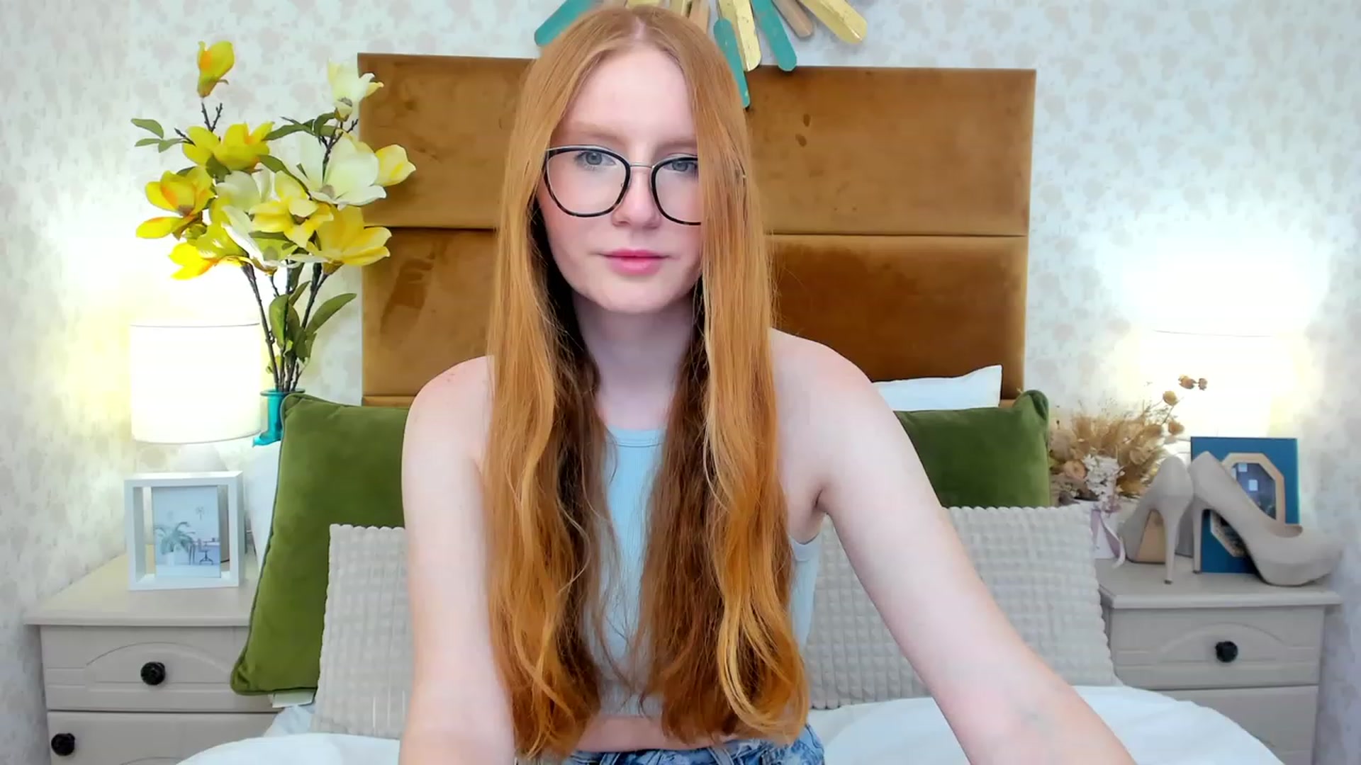 Gallery image thumbnail from MiyaFoxy's myfreecams stream on, 06/18/2023, 13:47 image 17 of 20