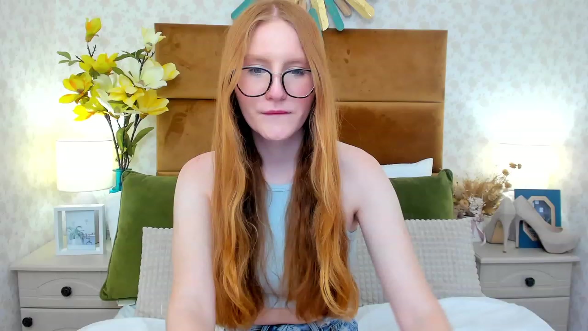 Gallery image thumbnail from MiyaFoxy's myfreecams stream on, 06/18/2023, 13:47 image 13 of 20