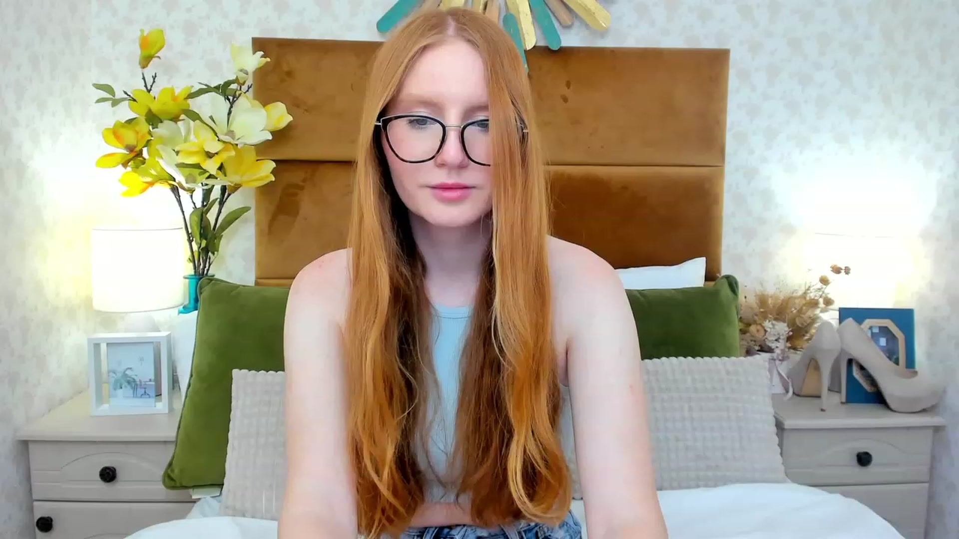 Gallery image thumbnail from MiyaFoxy's myfreecams stream on, 06/18/2023, 13:47 image 15 of 20