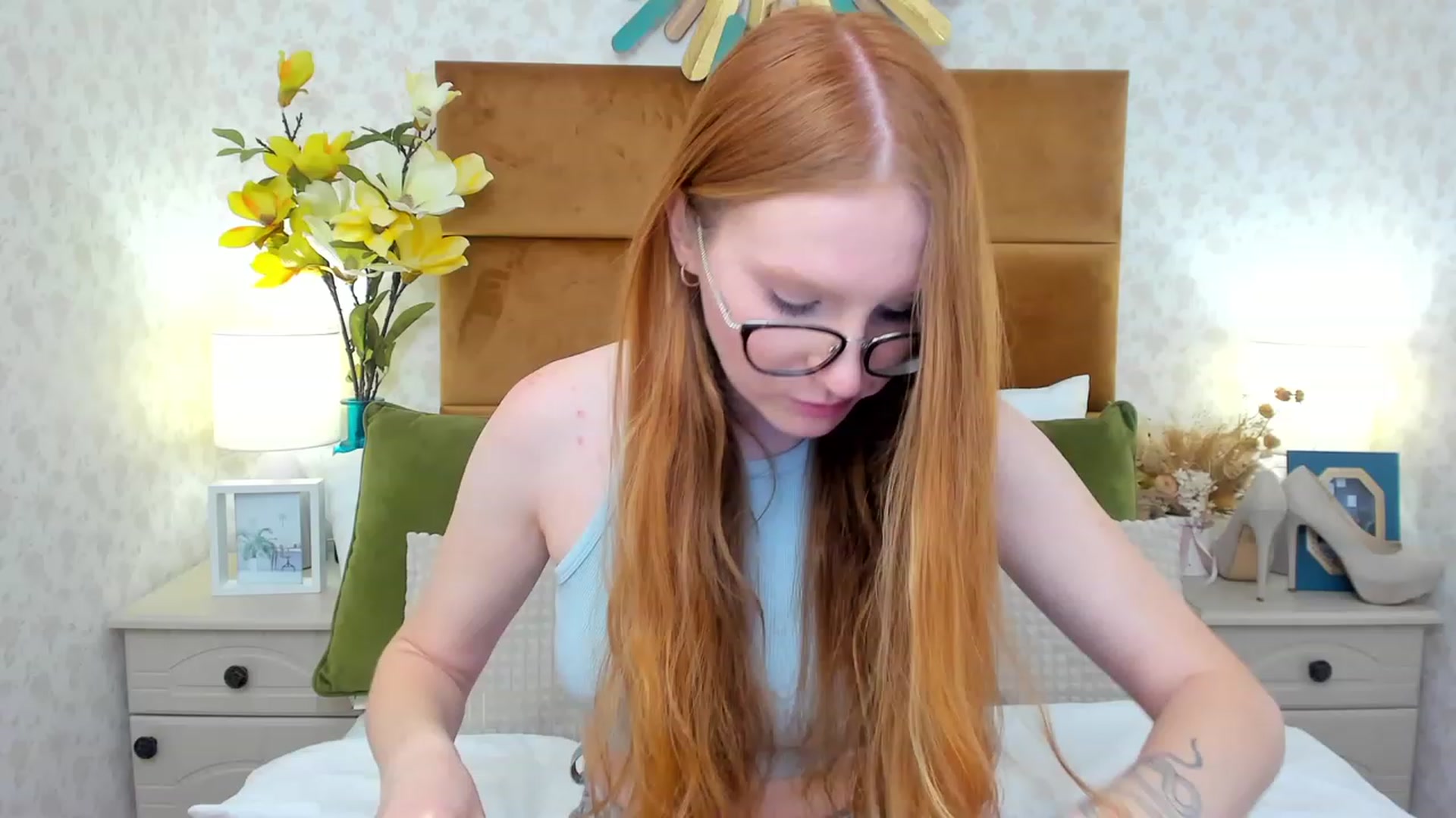 Gallery image thumbnail from MiyaFoxy's myfreecams stream on, 06/18/2023, 14:21 image 16 of 20
