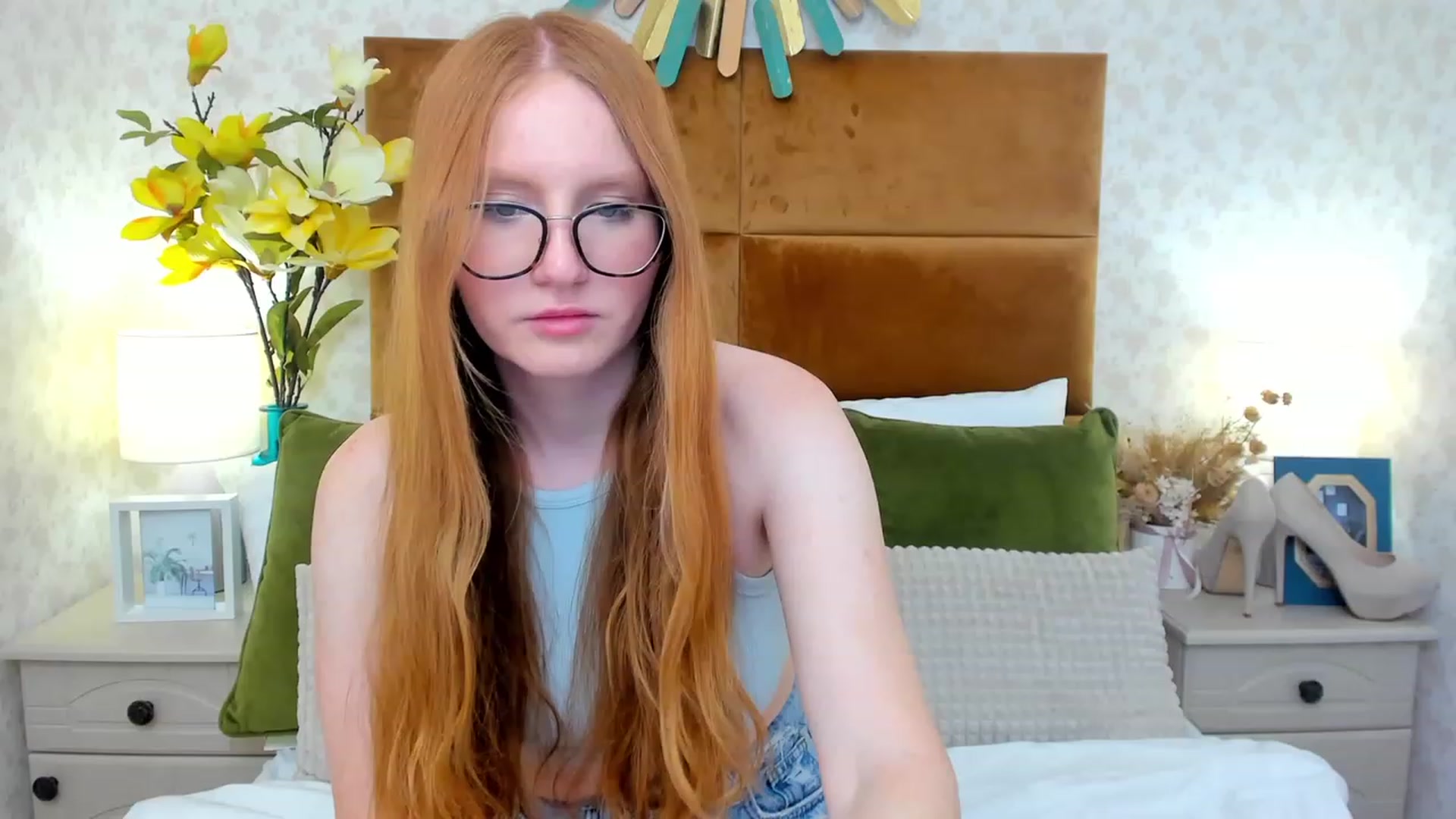 Gallery image thumbnail from MiyaFoxy's myfreecams stream on, 06/18/2023, 16:44 image 11 of 20