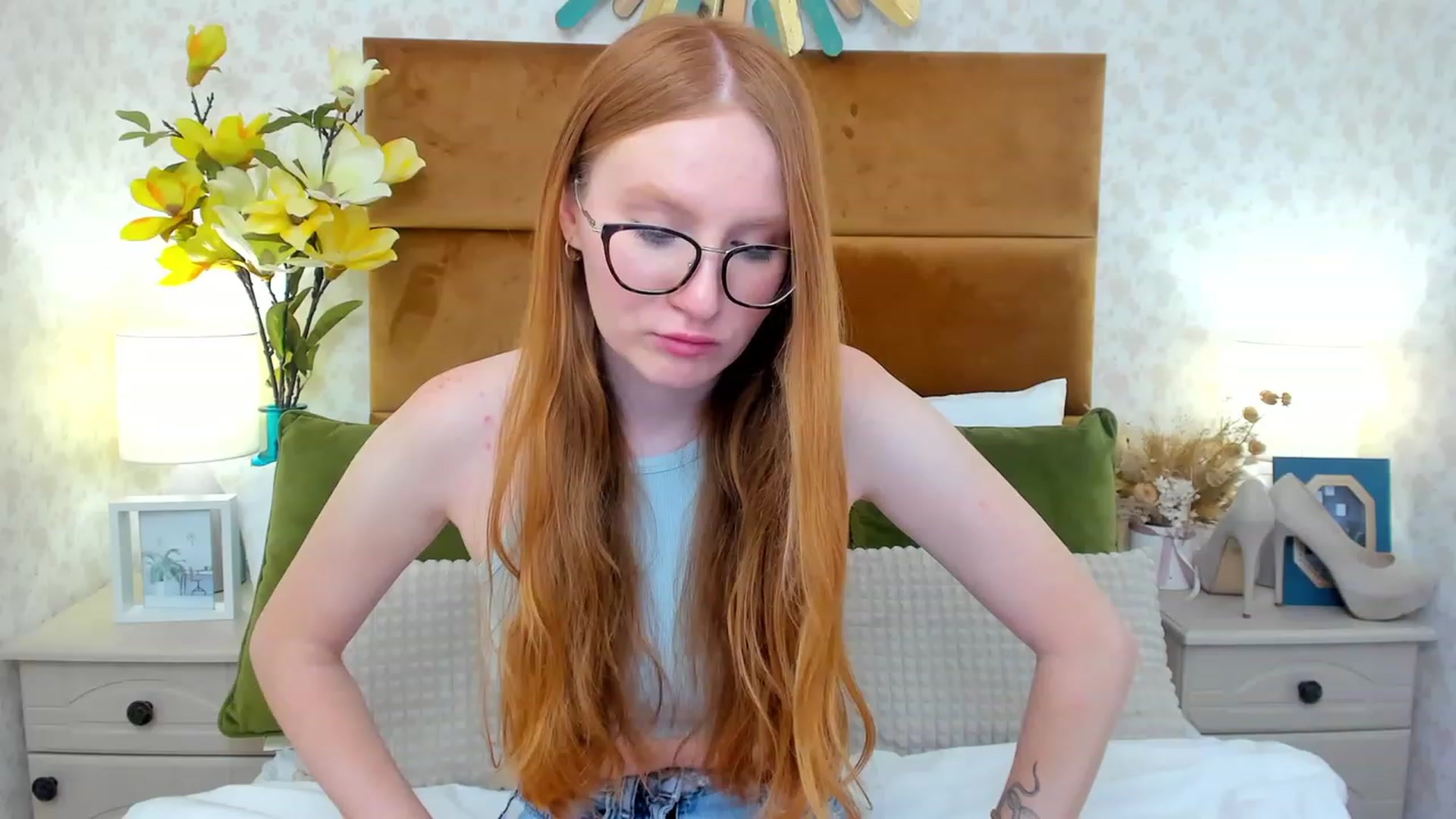 Gallery image thumbnail from MiyaFoxy's myfreecams stream on, 06/18/2023, 16:44 image 9 of 20