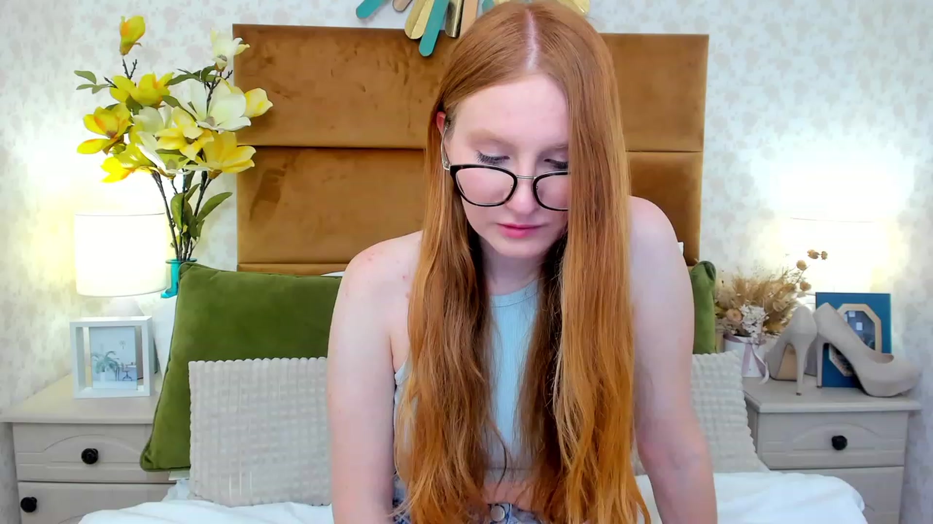 Gallery image thumbnail from MiyaFoxy's myfreecams stream on, 06/18/2023, 16:44 image 4 of 20