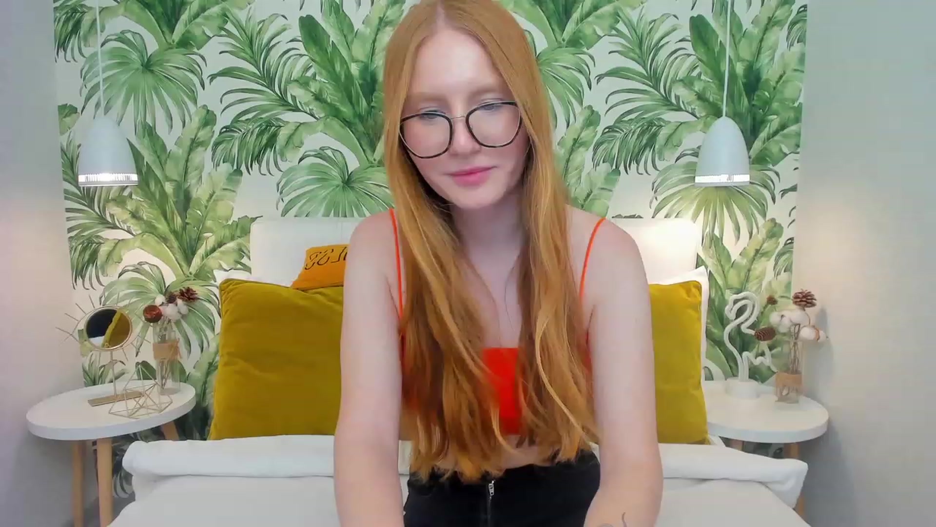 Gallery image thumbnail from MiyaFoxy's myfreecams stream on, 06/20/2023, 19:07 image 10 of 20