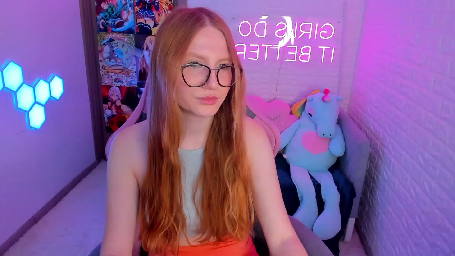 Gallery image thumbnail from MiyaFoxy's myfreecams stream on, 06/24/2023, 13:09 image 4 of 20