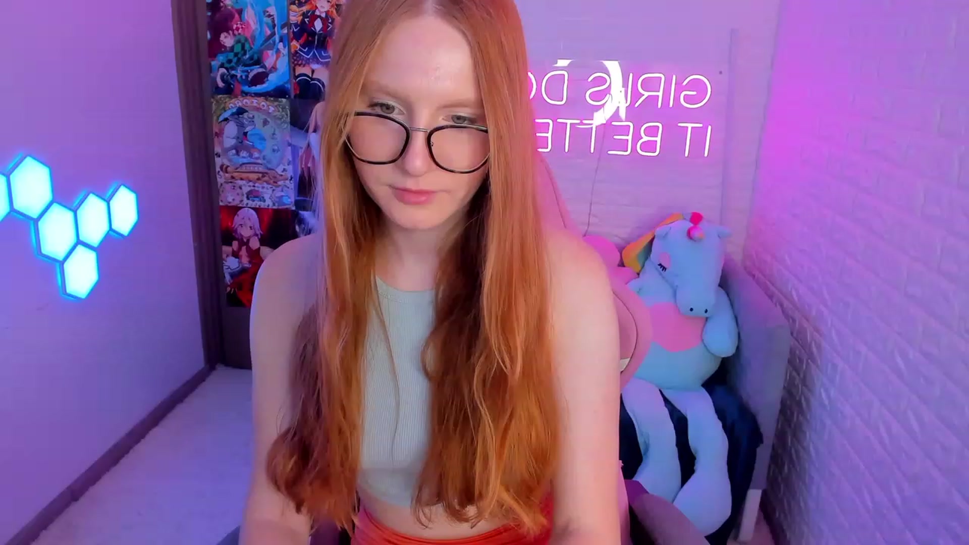 Gallery image thumbnail from MiyaFoxy's myfreecams stream on, 06/24/2023, 13:40 image 6 of 20